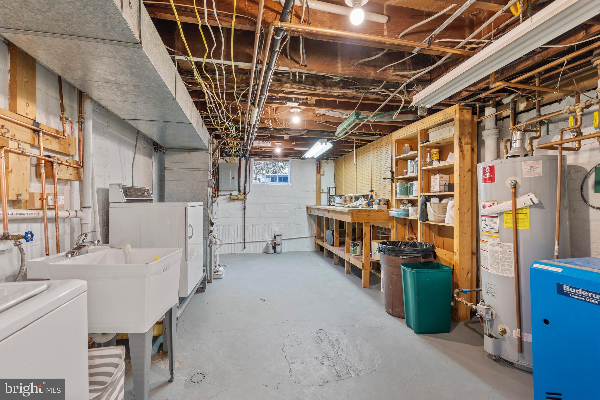 2830 N BEECHWOOD CIRCLE