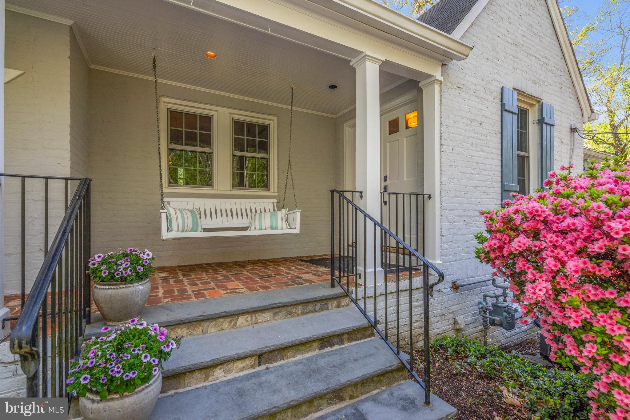 2830 N BEECHWOOD CIRCLE