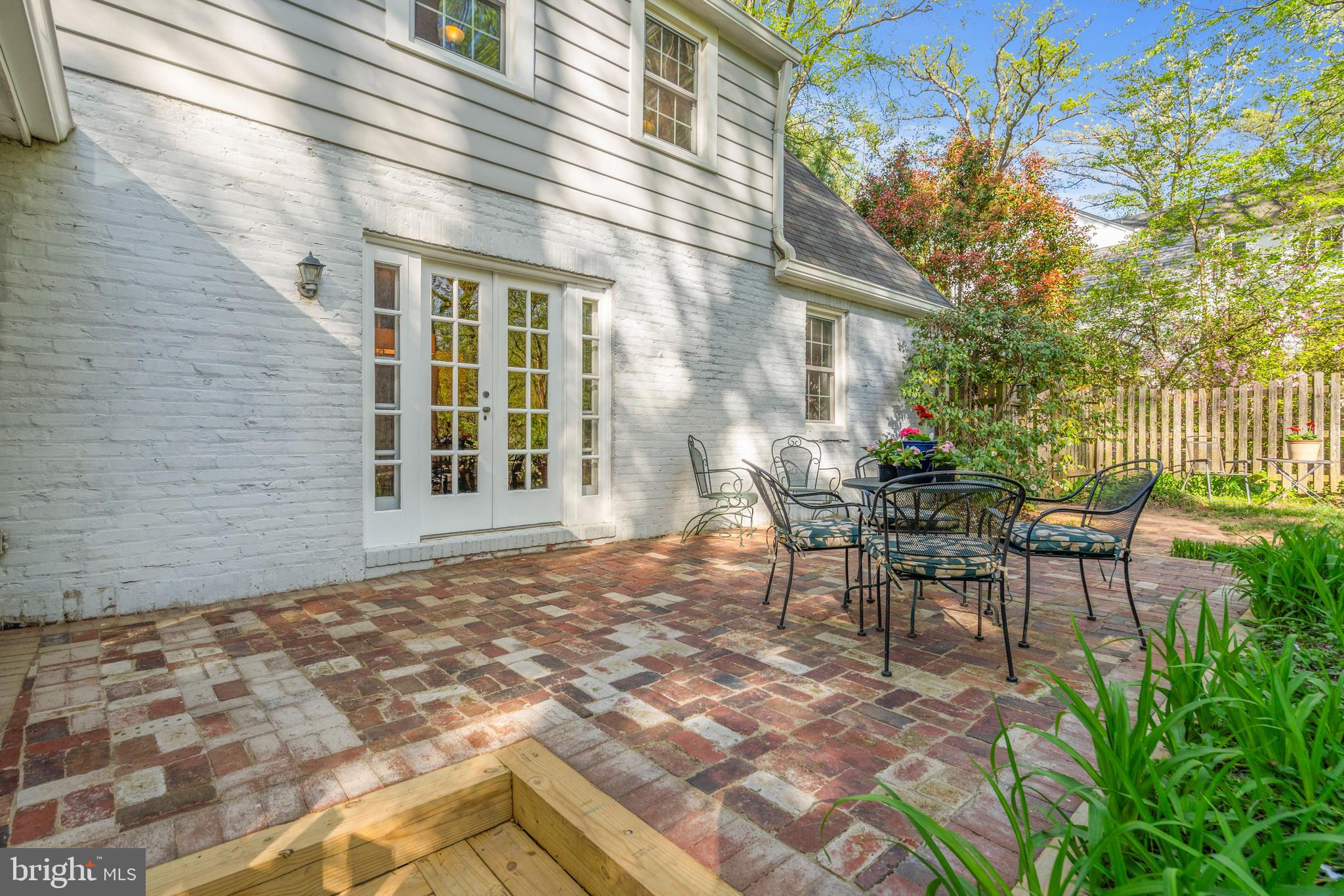 2830 N BEECHWOOD CIRCLE