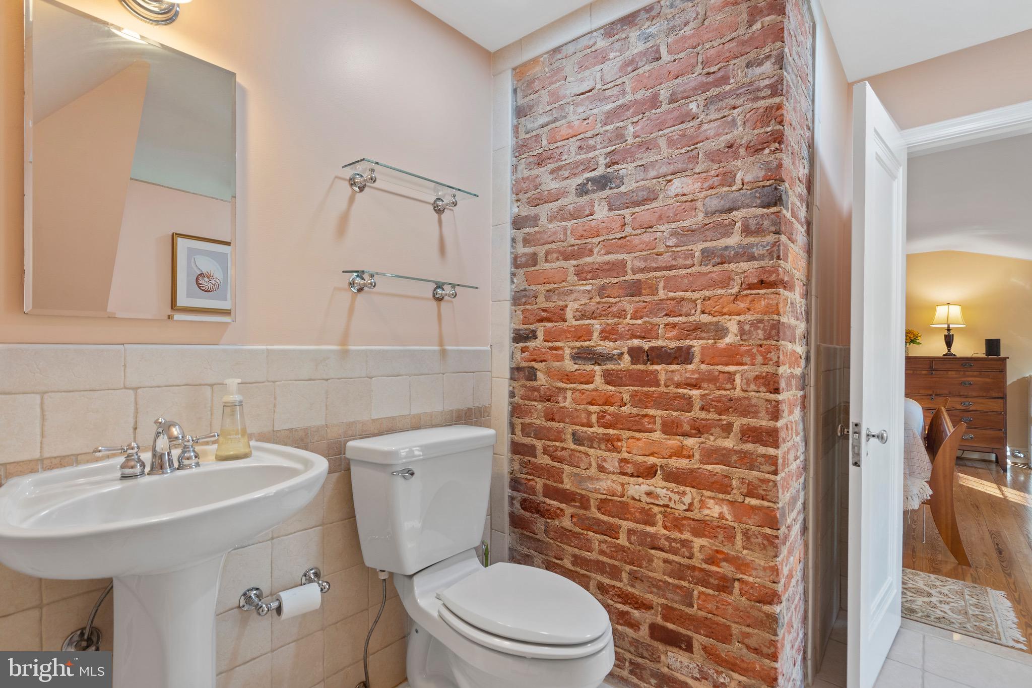 2830 N BEECHWOOD CIRCLE