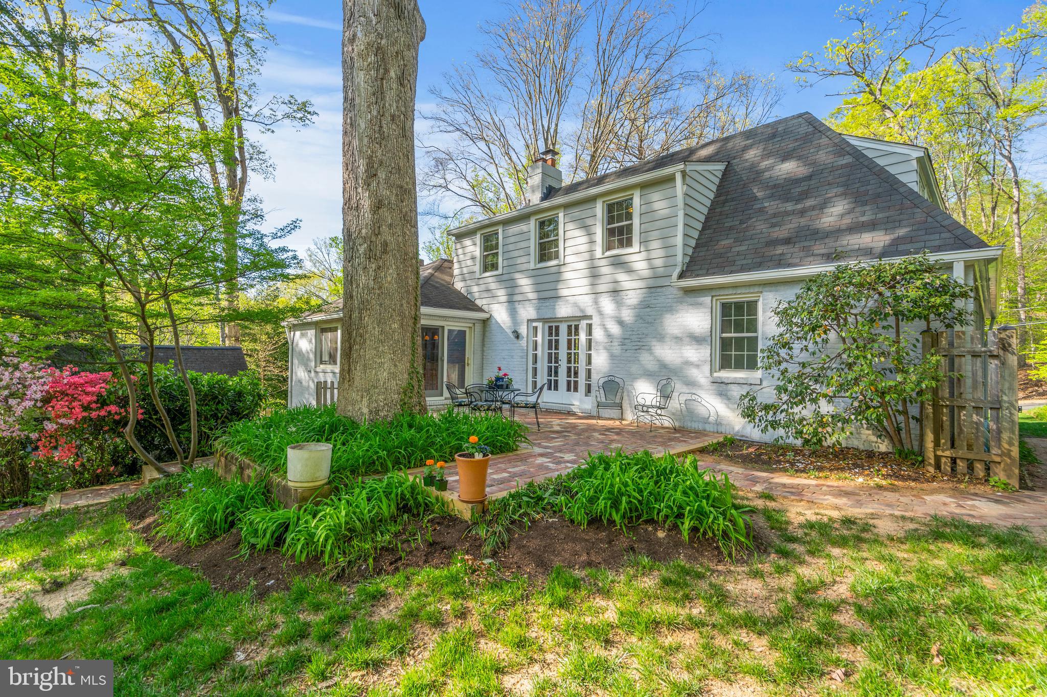 2830 N BEECHWOOD CIRCLE