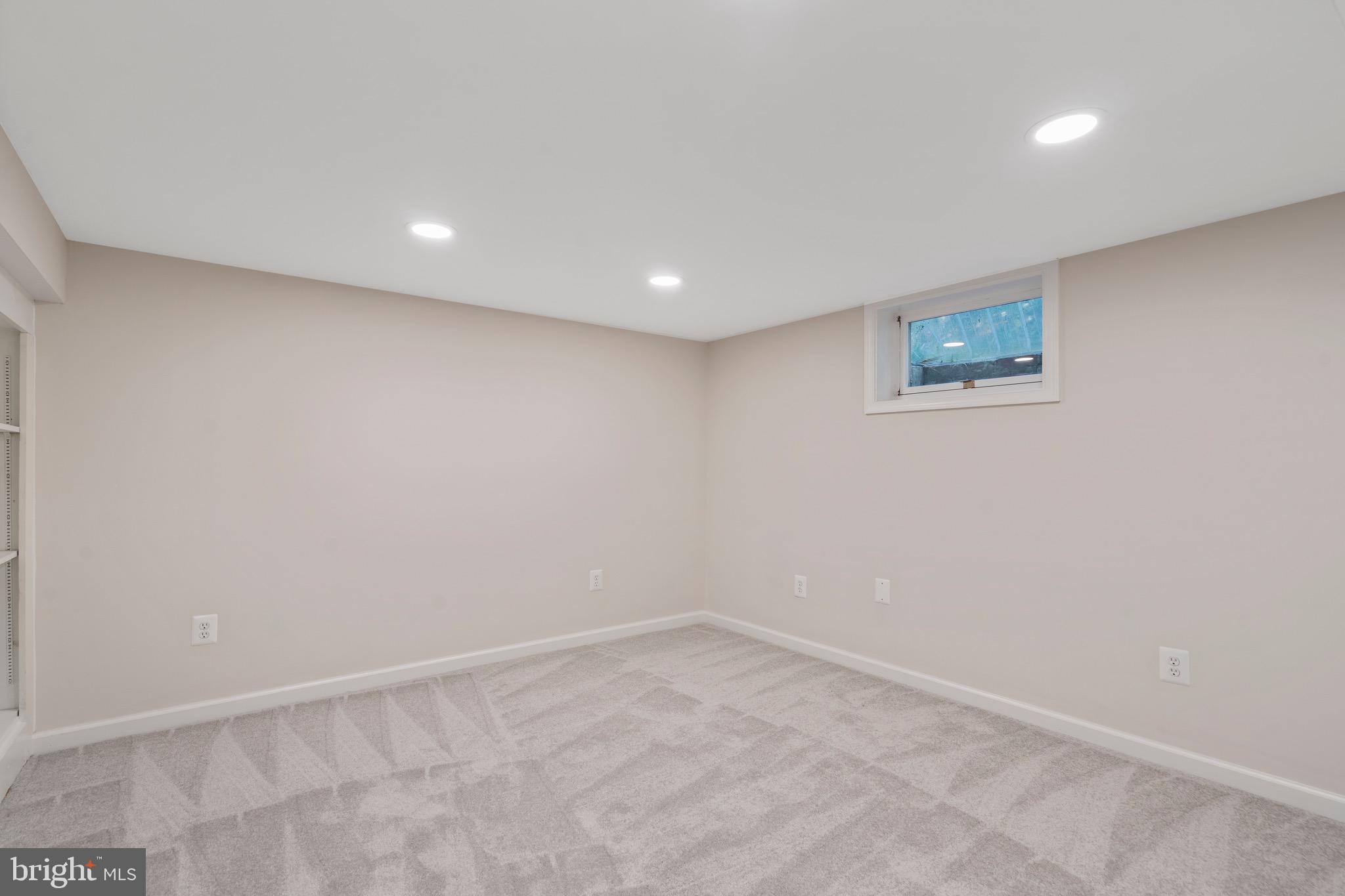 2830 N BEECHWOOD CIRCLE