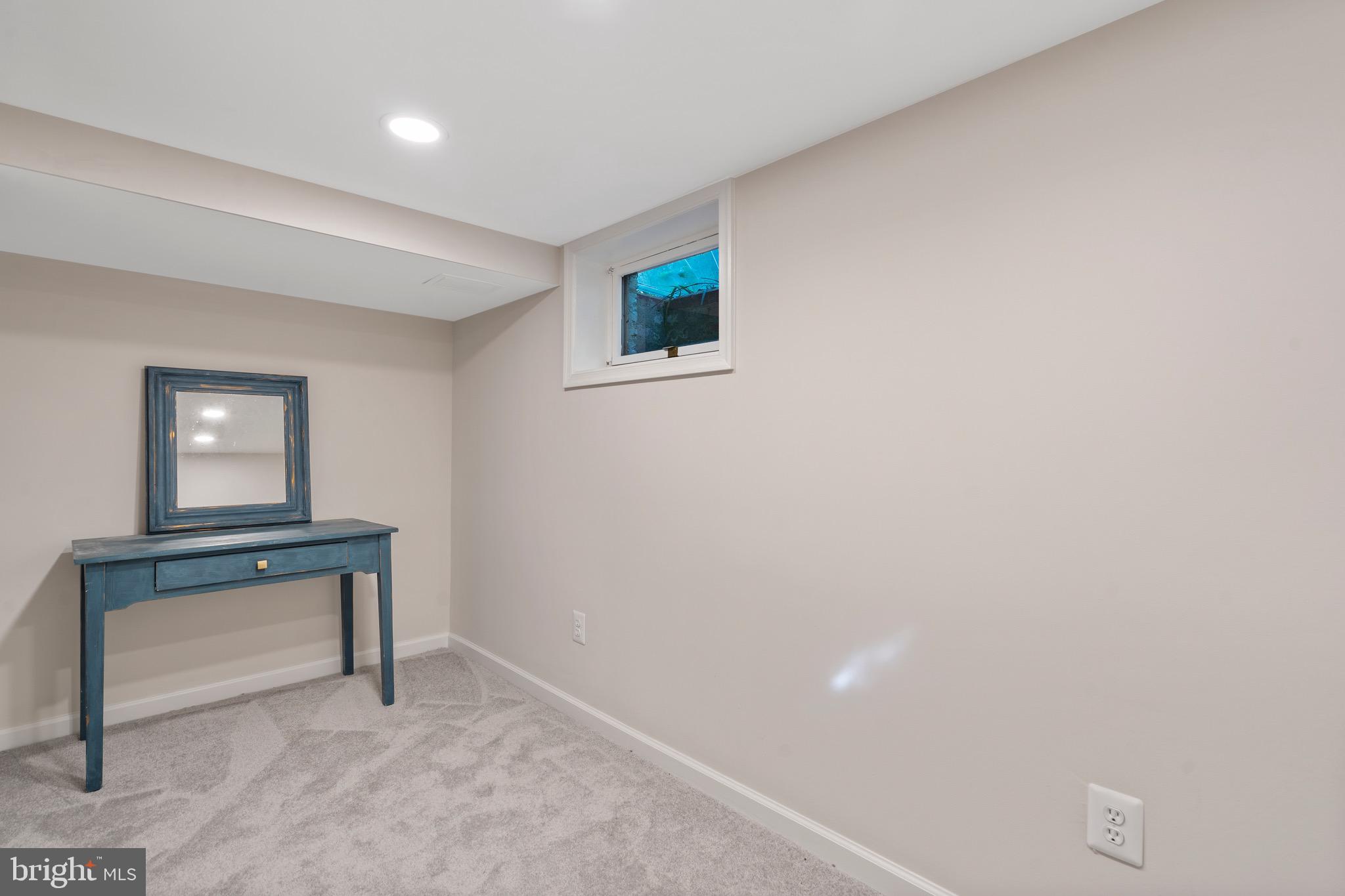 2830 N BEECHWOOD CIRCLE