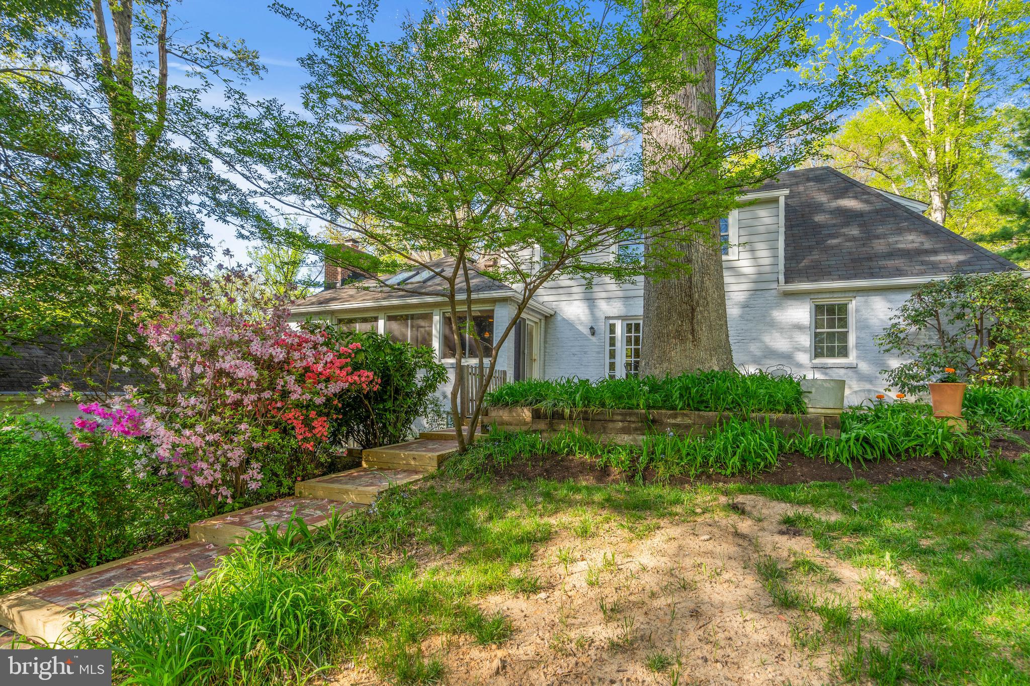 2830 N BEECHWOOD CIRCLE