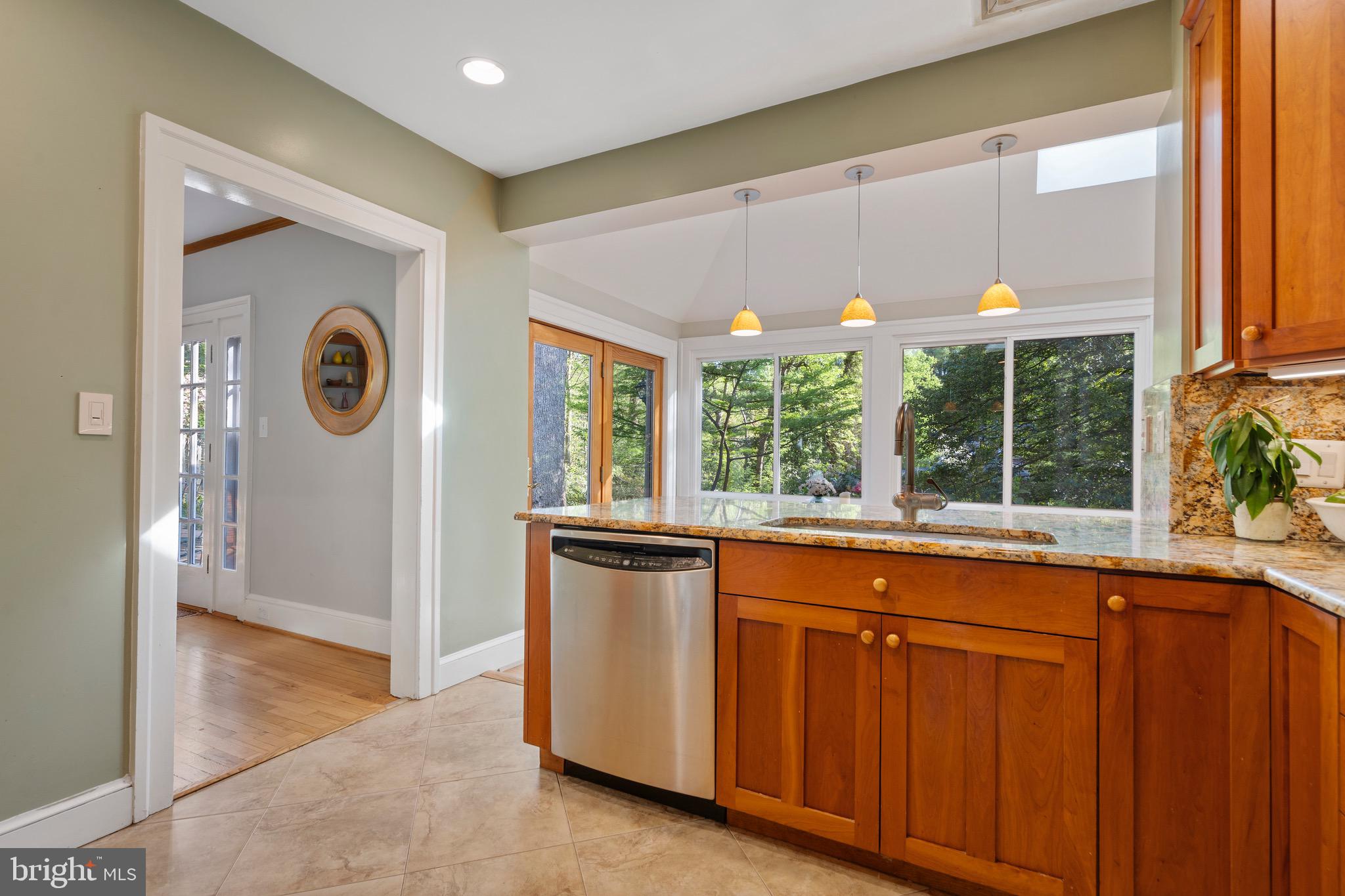 2830 N BEECHWOOD CIRCLE