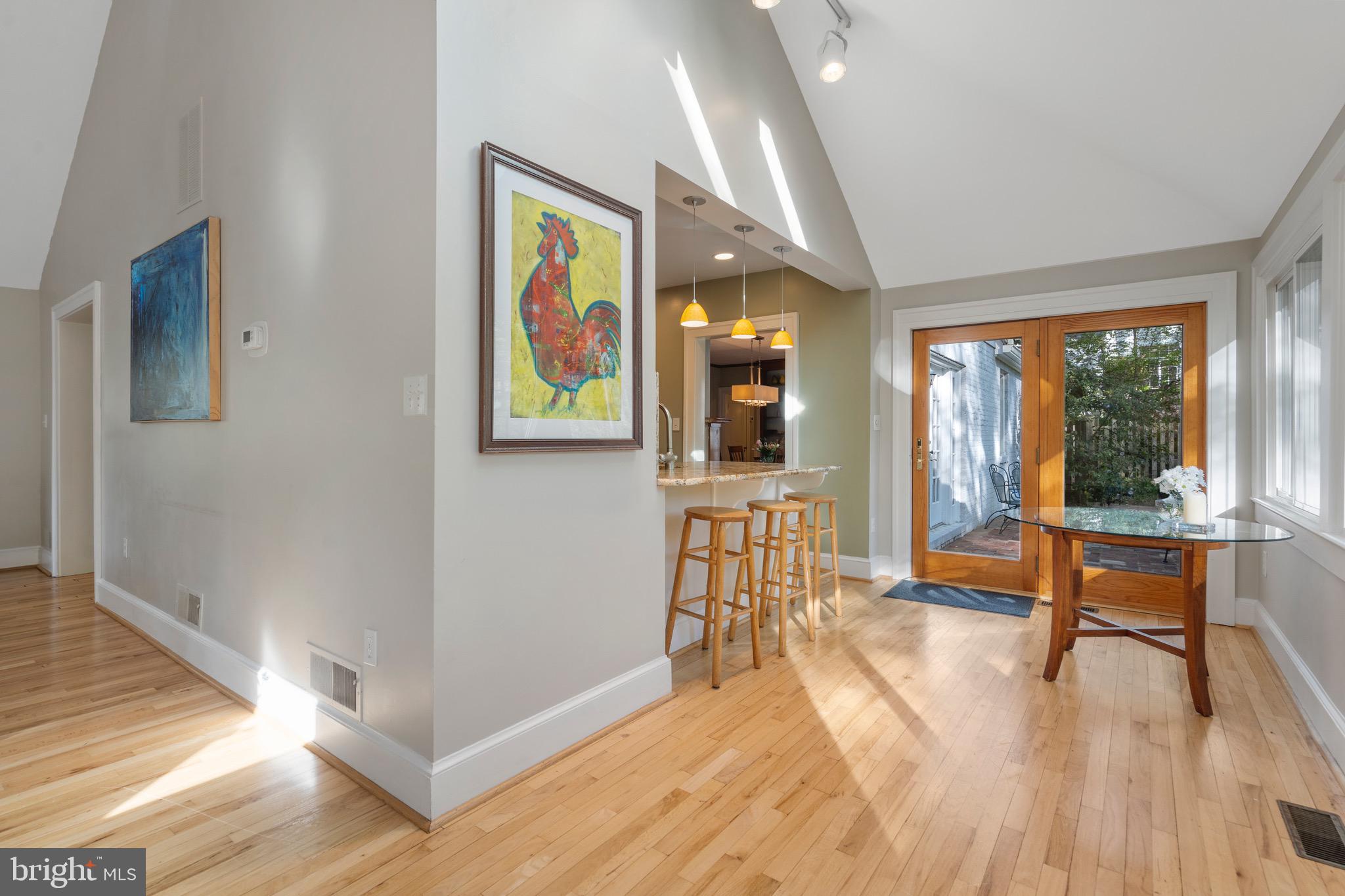 2830 N BEECHWOOD CIRCLE