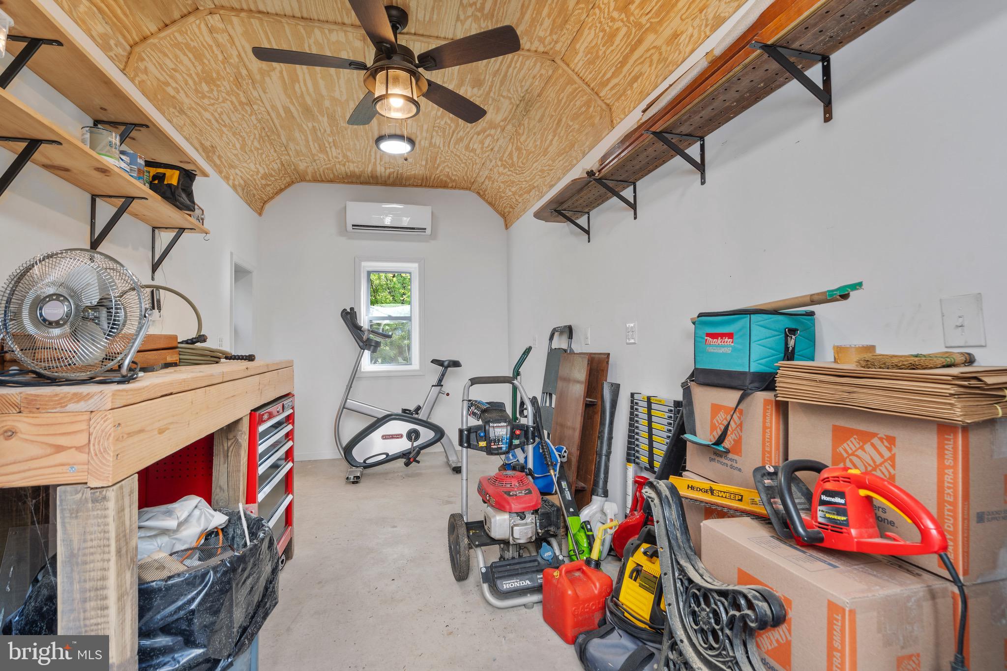 2830 N BEECHWOOD CIRCLE