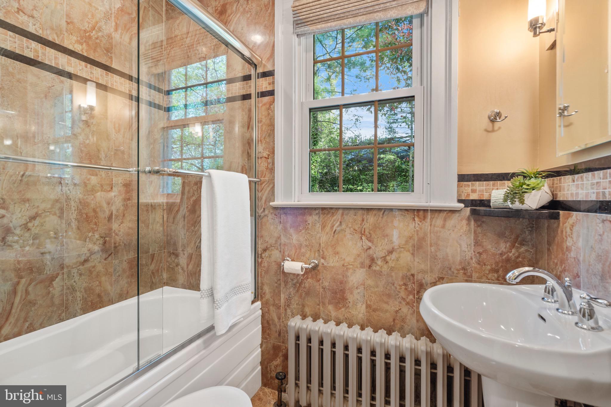 2830 N BEECHWOOD CIRCLE