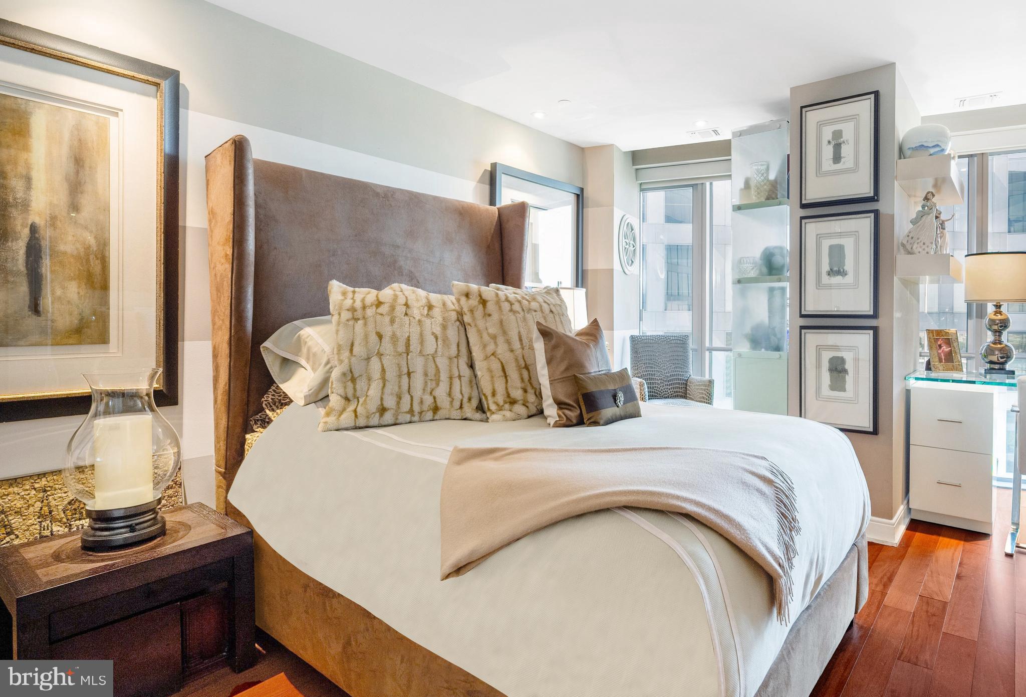 1111 19TH STREET N 2806