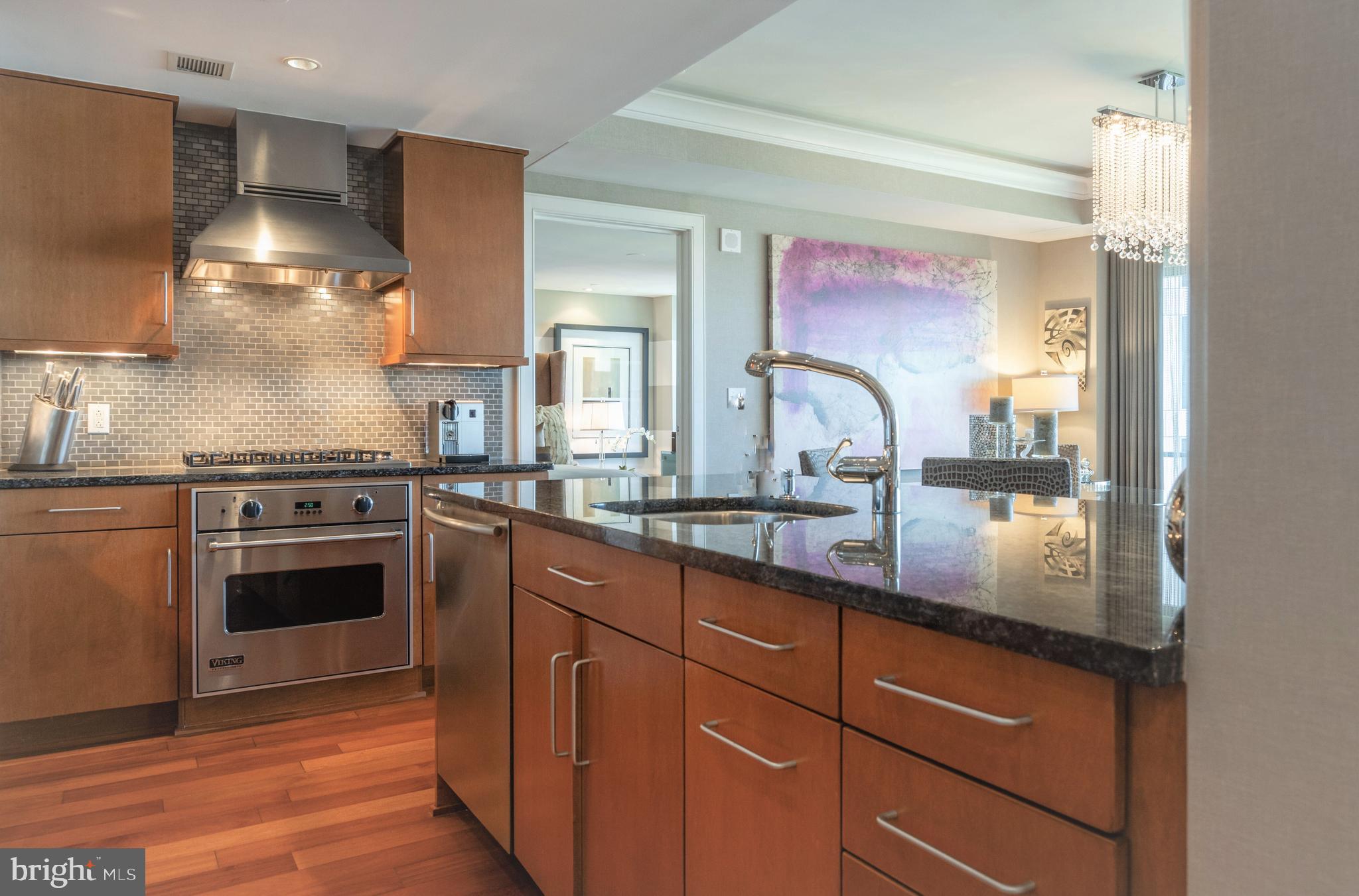 1111 19TH STREET N 2806