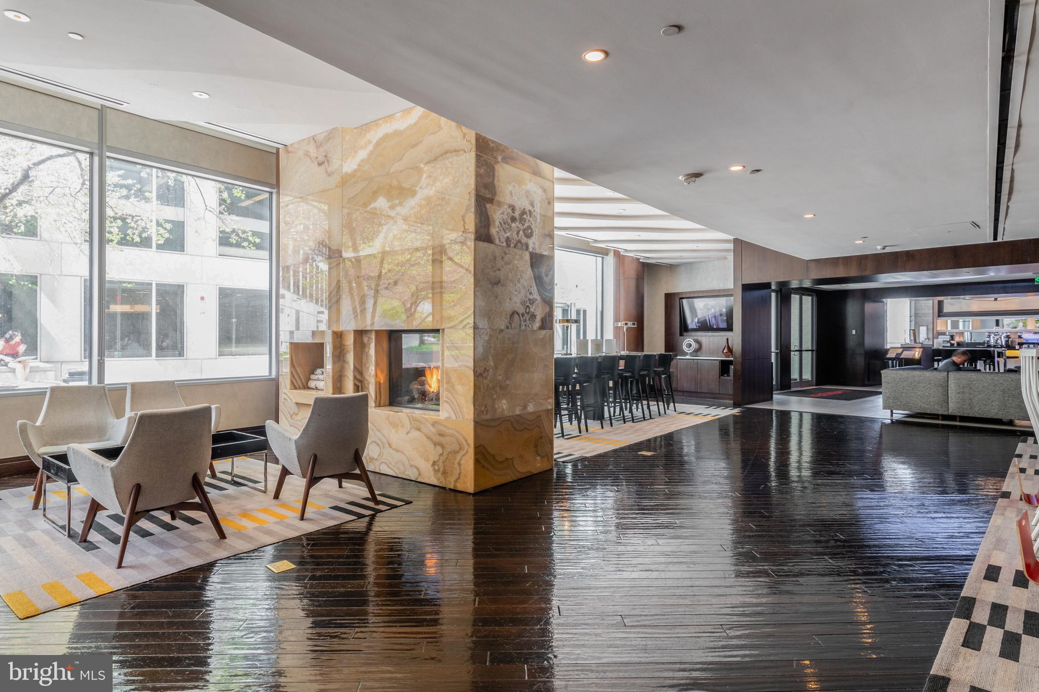 1111 19TH STREET N 2806