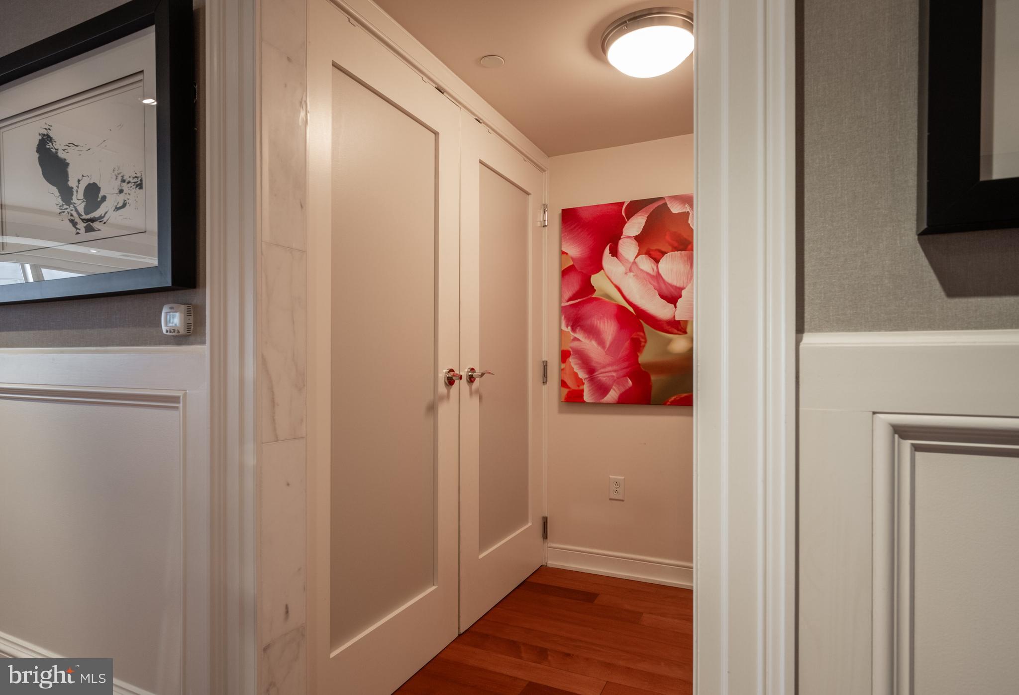 1111 19TH STREET N 2806