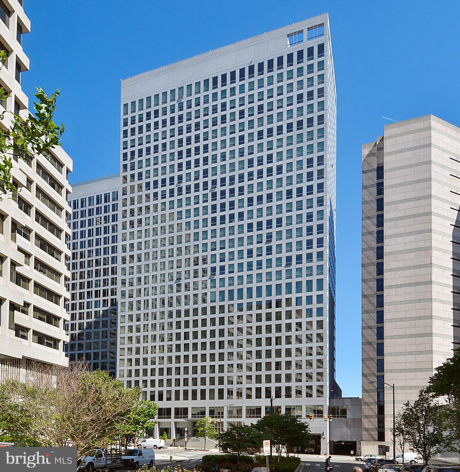 1111 19TH STREET N 2806