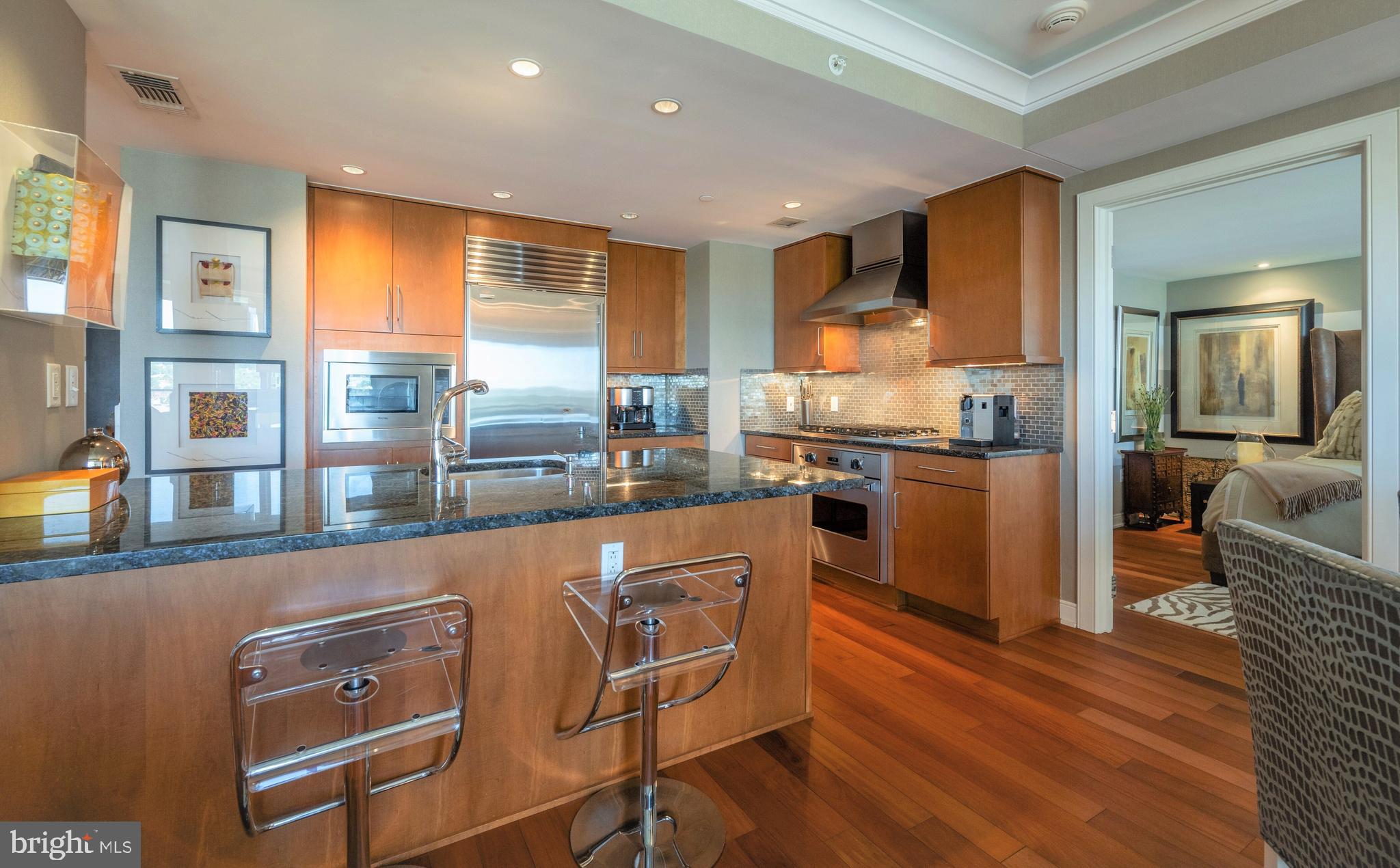 1111 19TH STREET N 2806