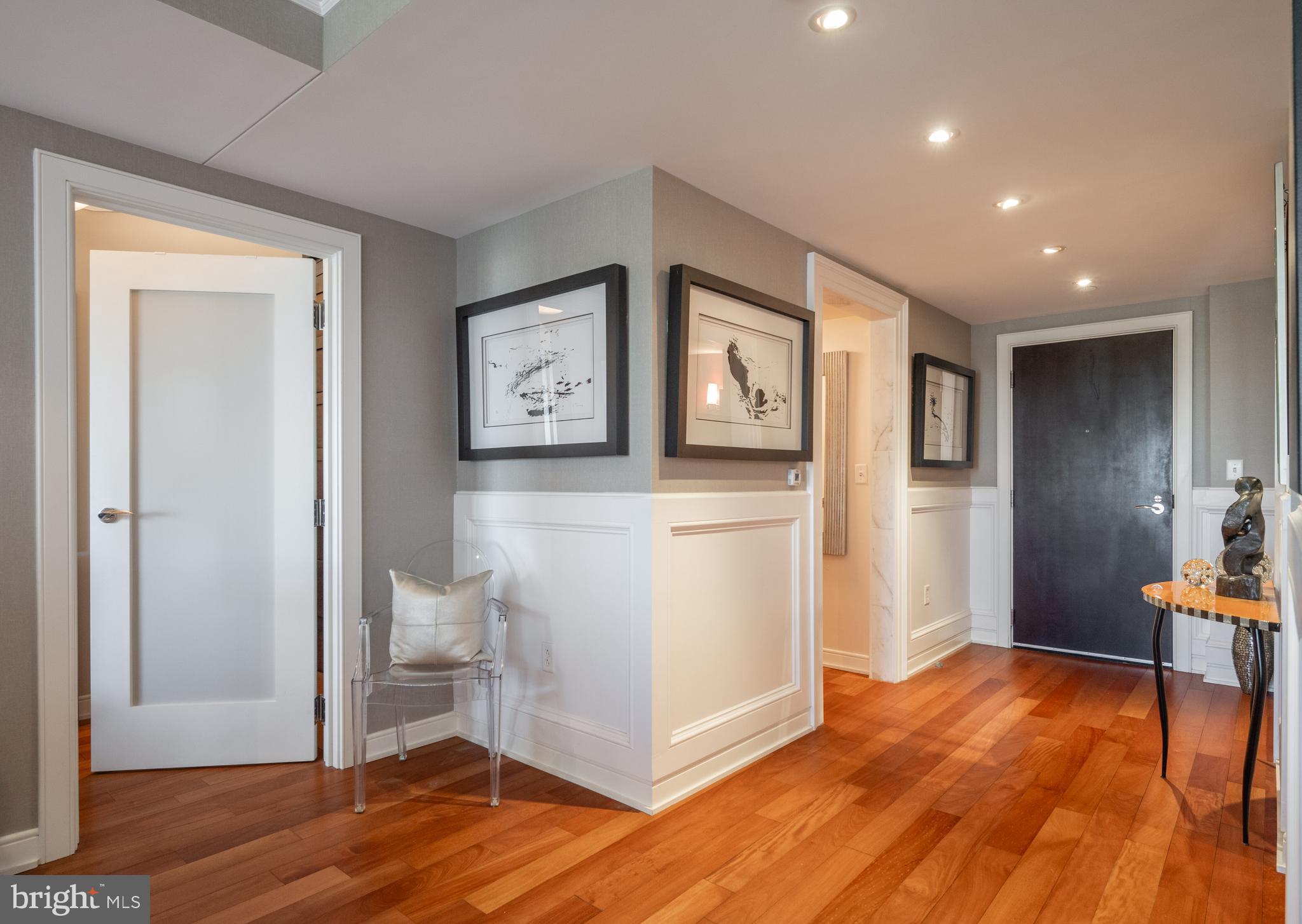 1111 19TH STREET N 2806