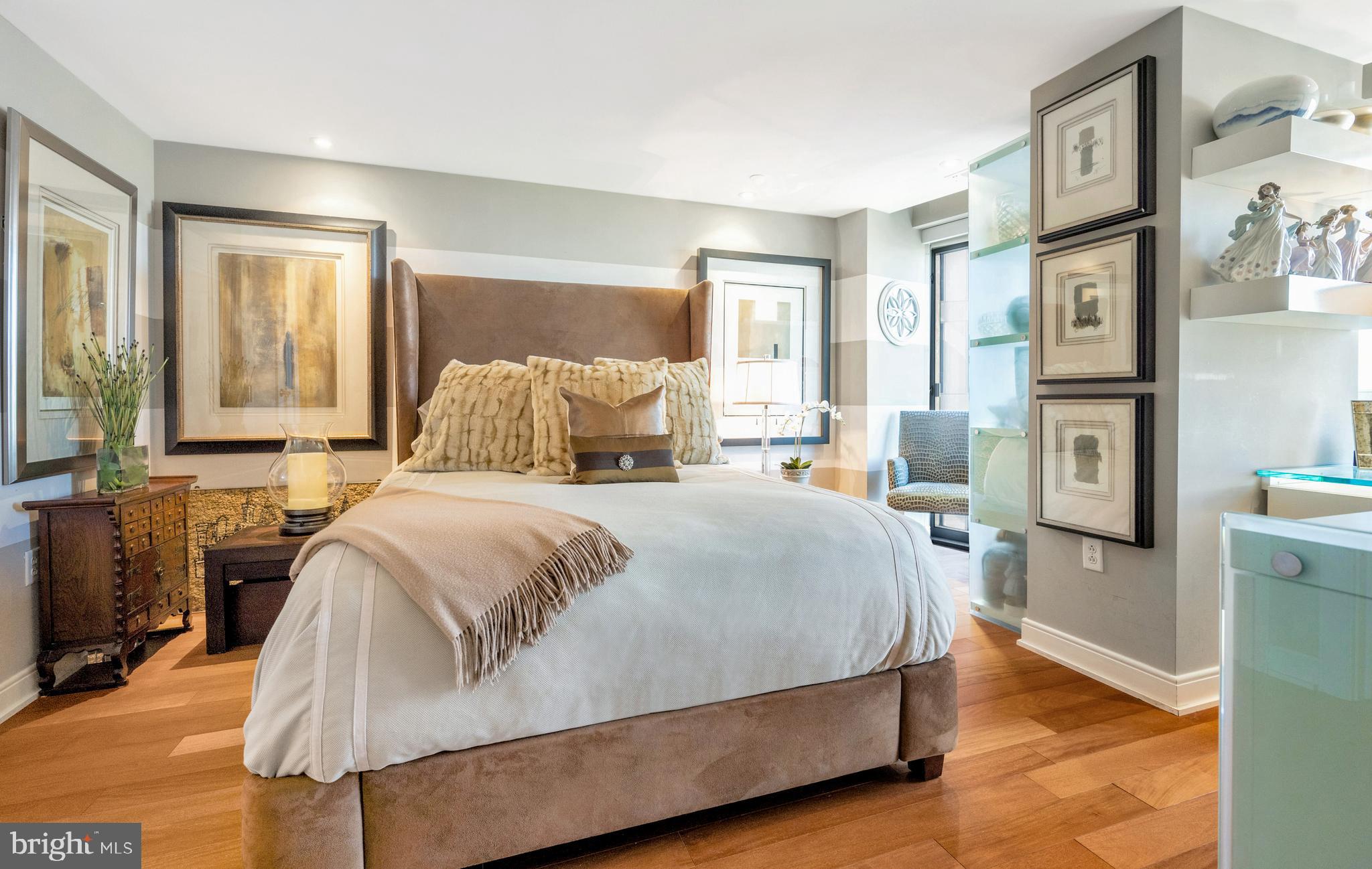 1111 19TH STREET N 2806