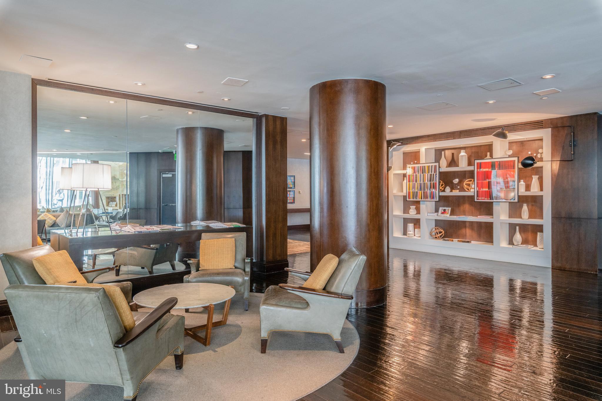 1111 19TH STREET N 2806