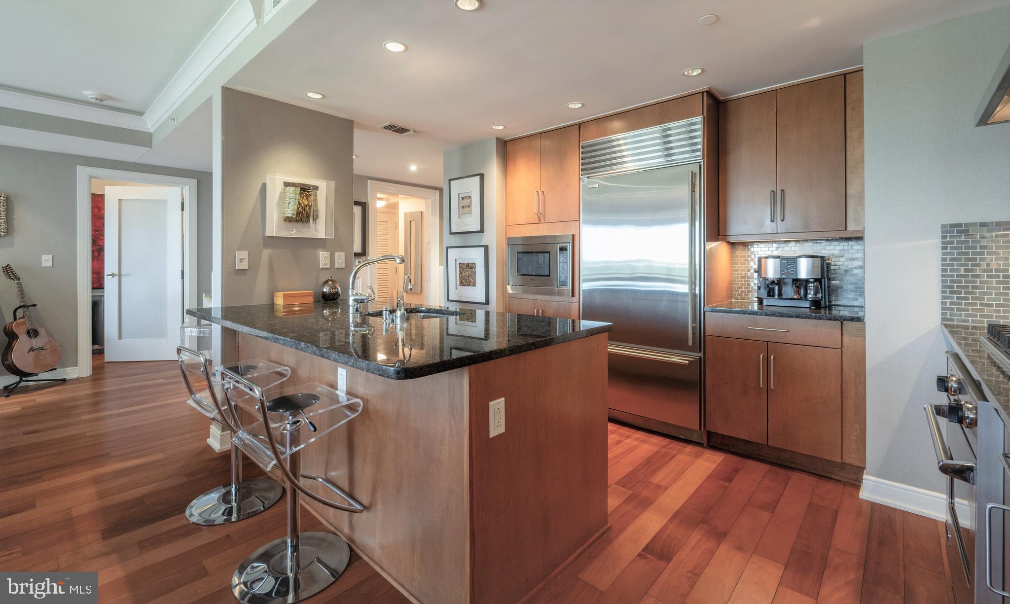 1111 19TH STREET N 2806