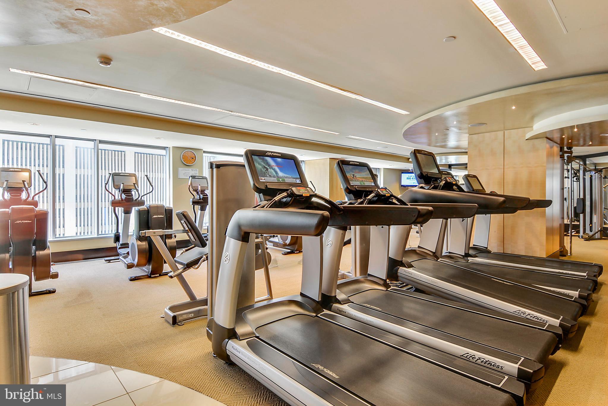 1111 19TH STREET N 2806