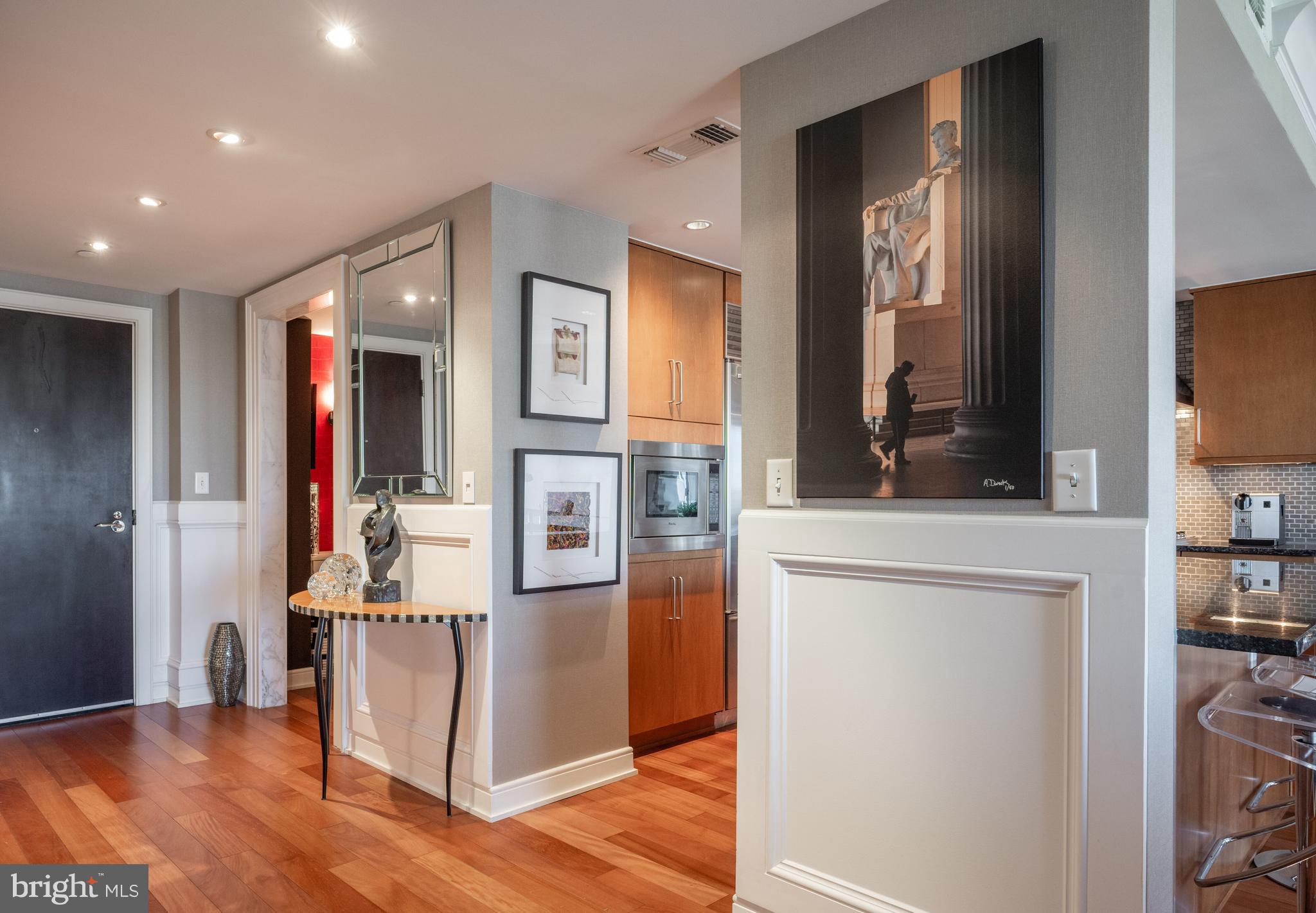 1111 19TH STREET N 2806