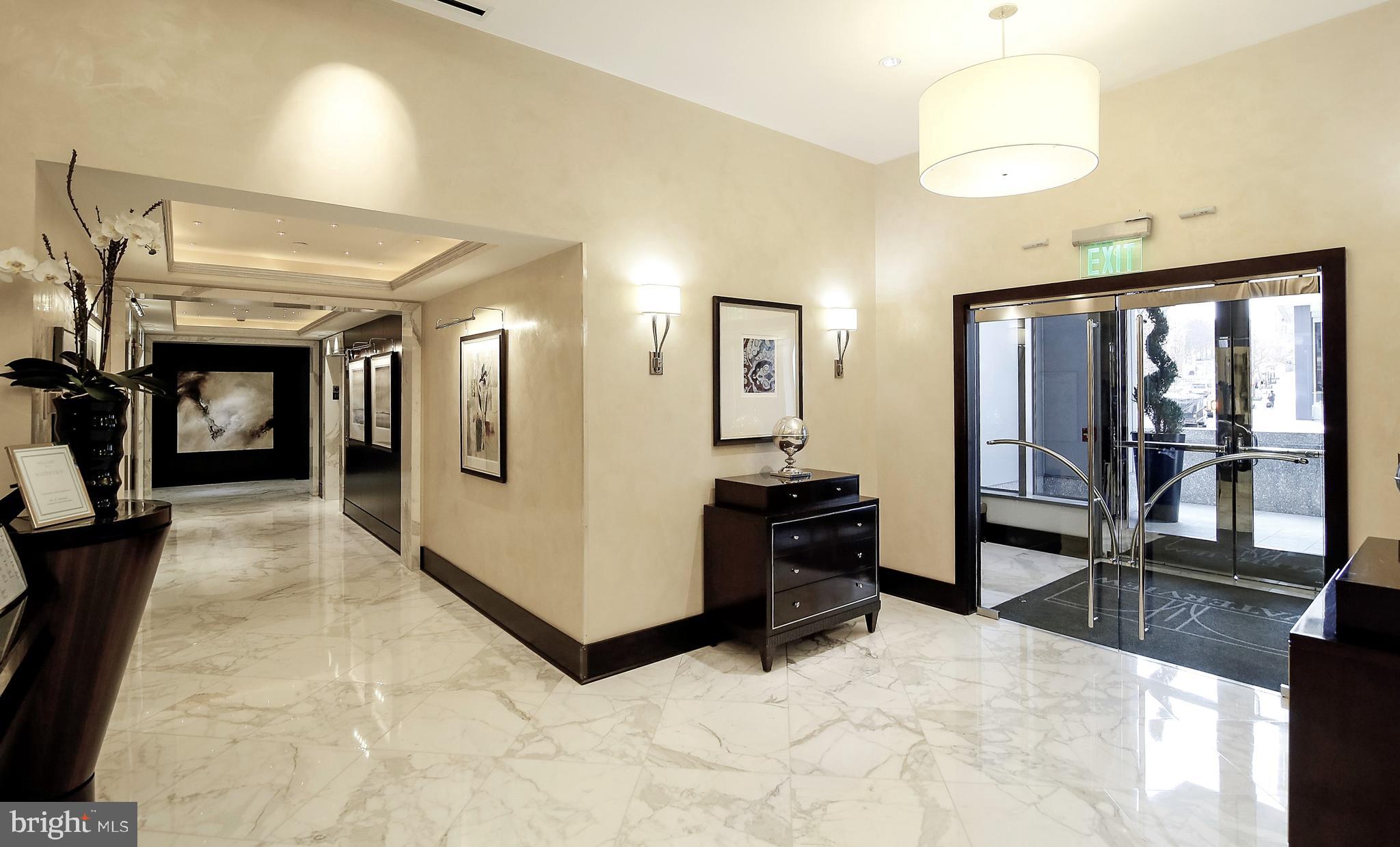 1111 19TH STREET N 2806