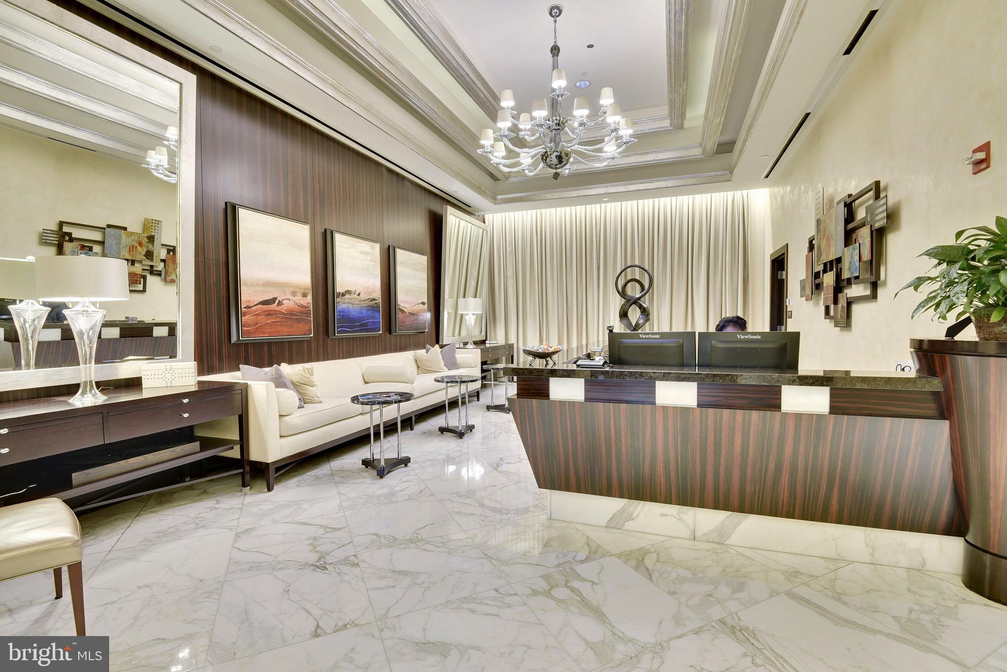 1111 19TH STREET N 2806