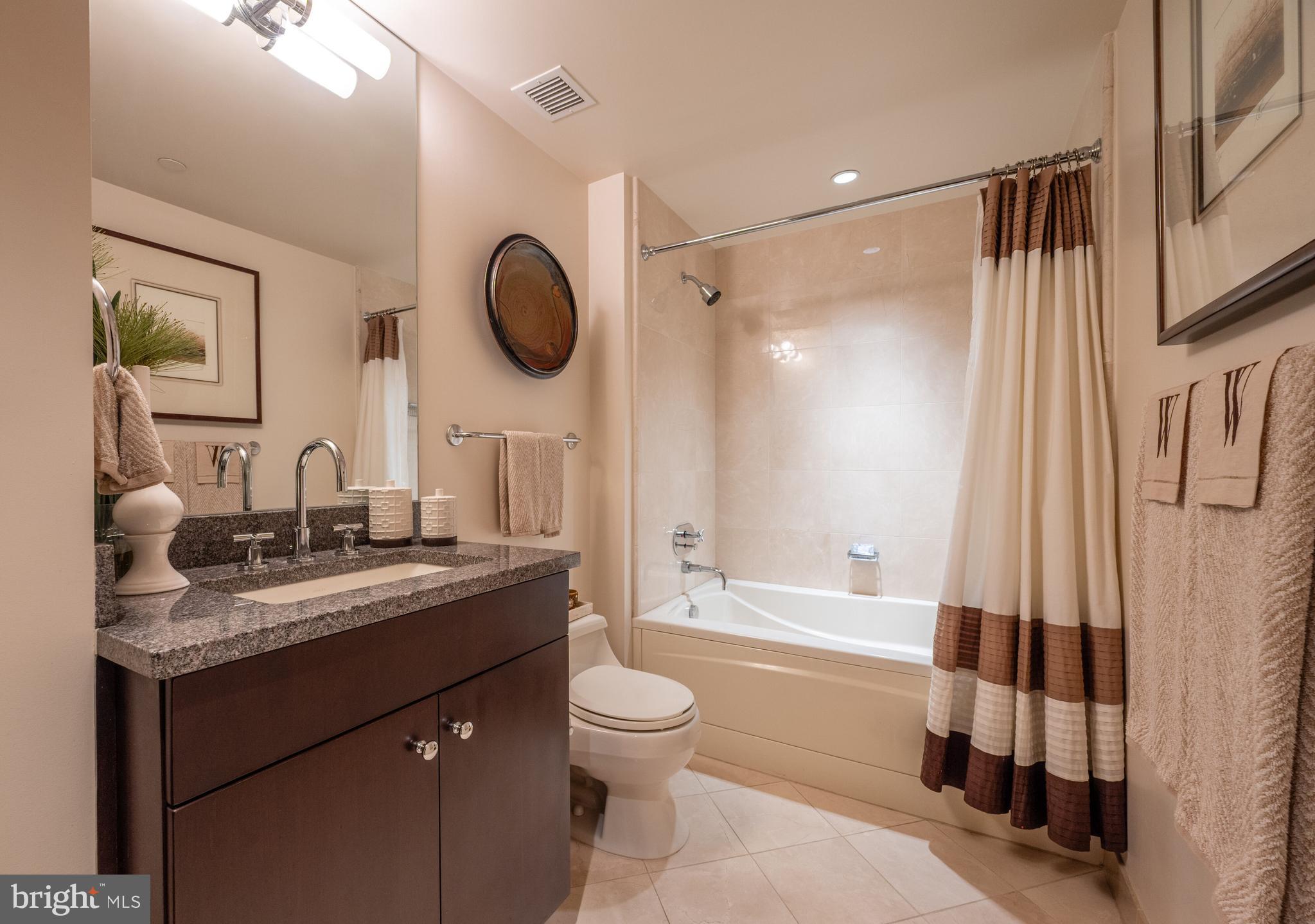 1111 19TH STREET N 2806