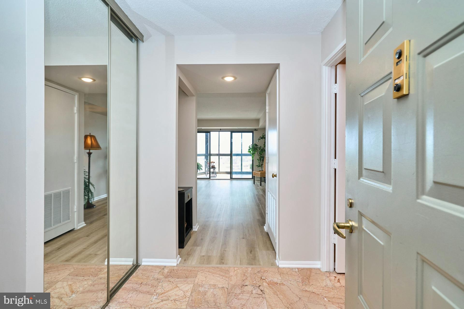 900 N STAFFORD STREET 2125