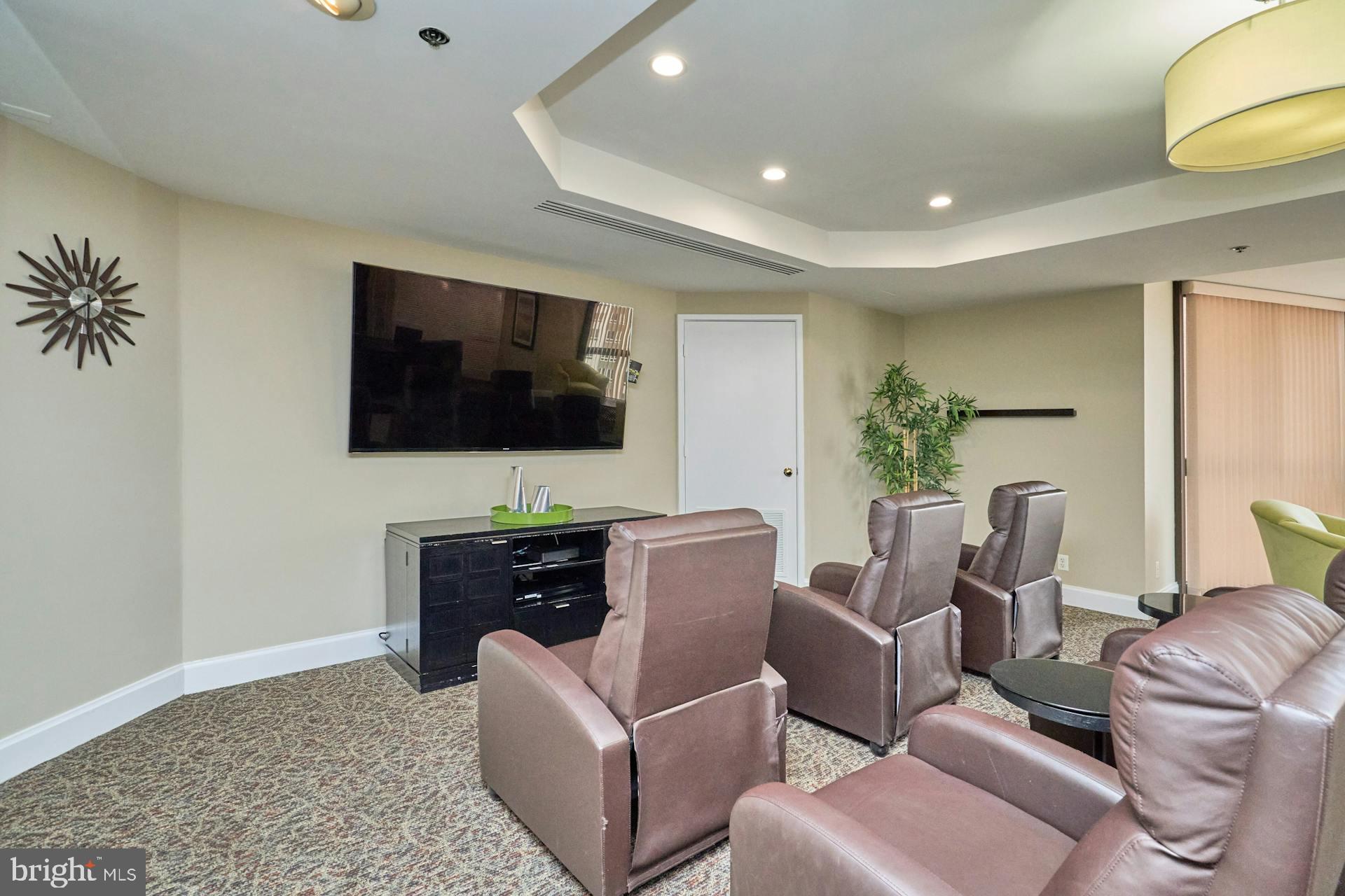 900 N STAFFORD STREET 2125