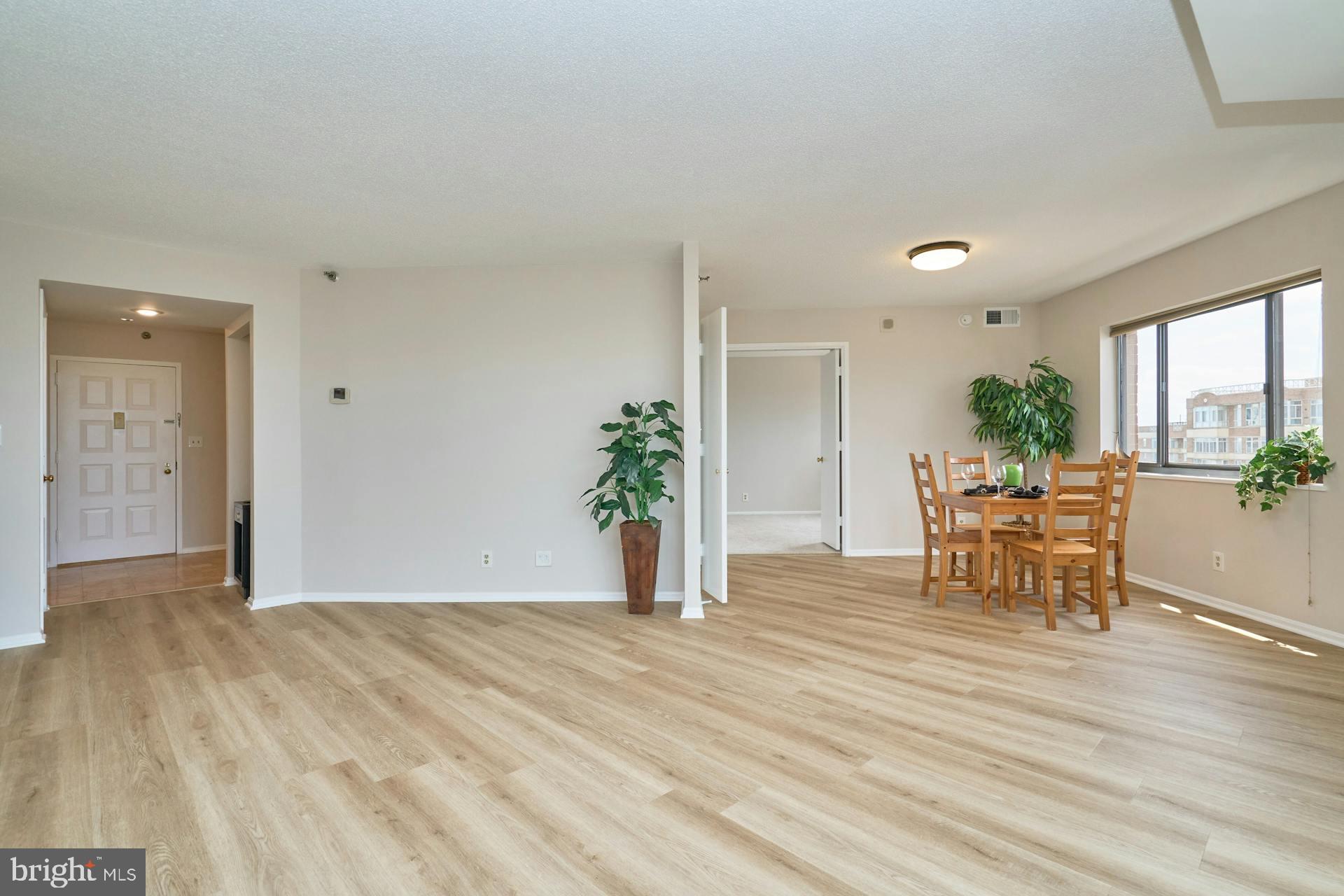 900 N STAFFORD STREET 2125