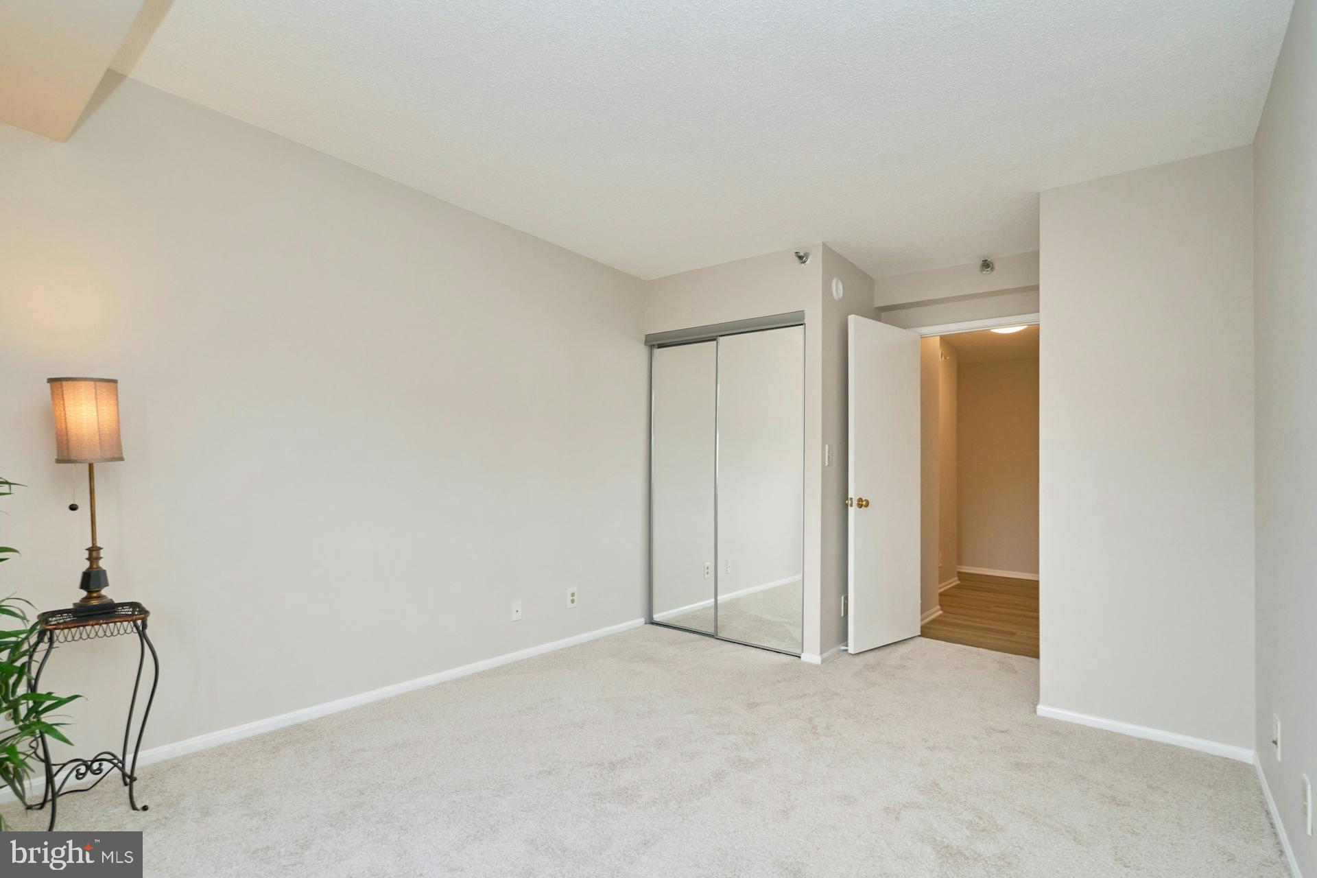 900 N STAFFORD STREET 2125