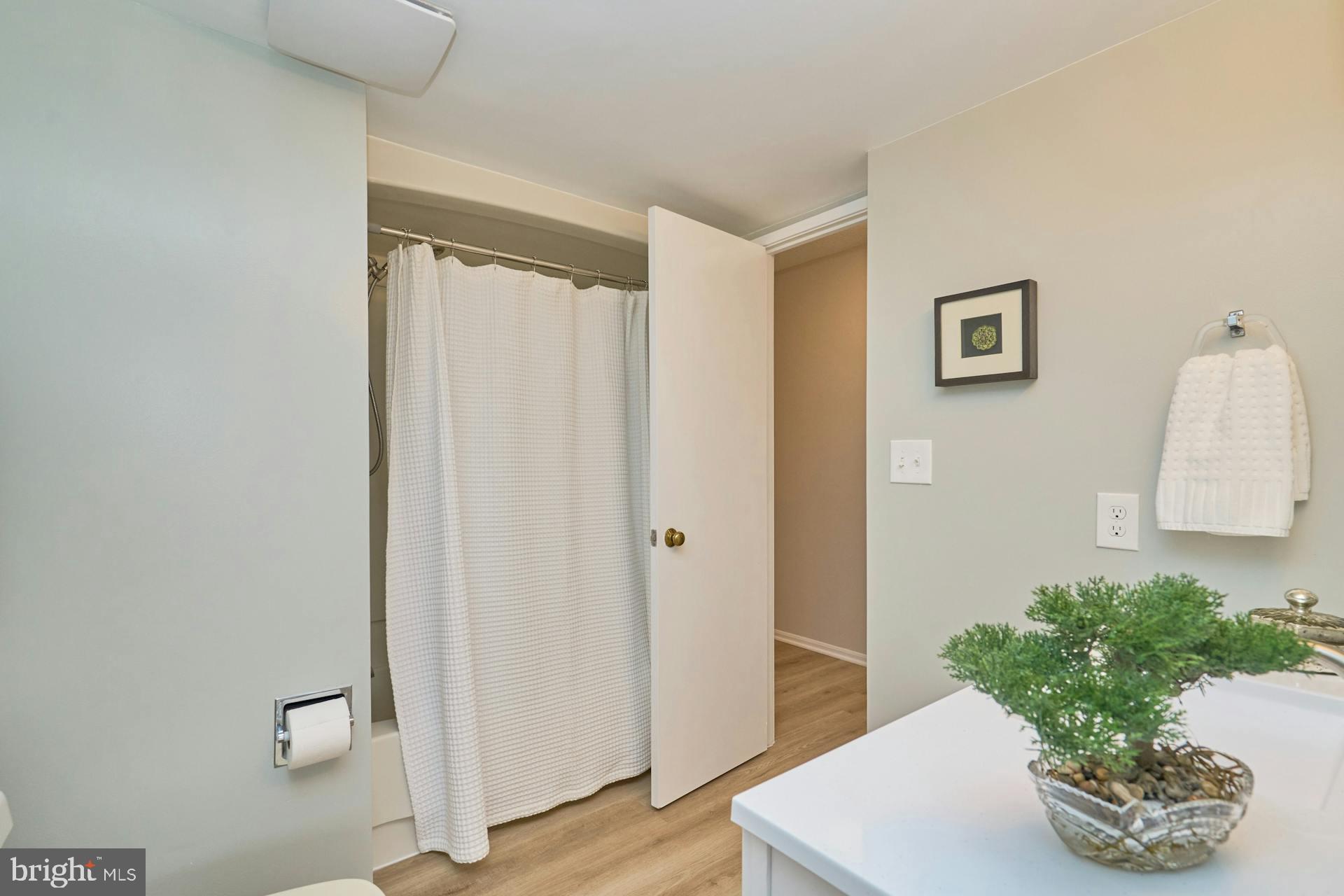 900 N STAFFORD STREET 2125