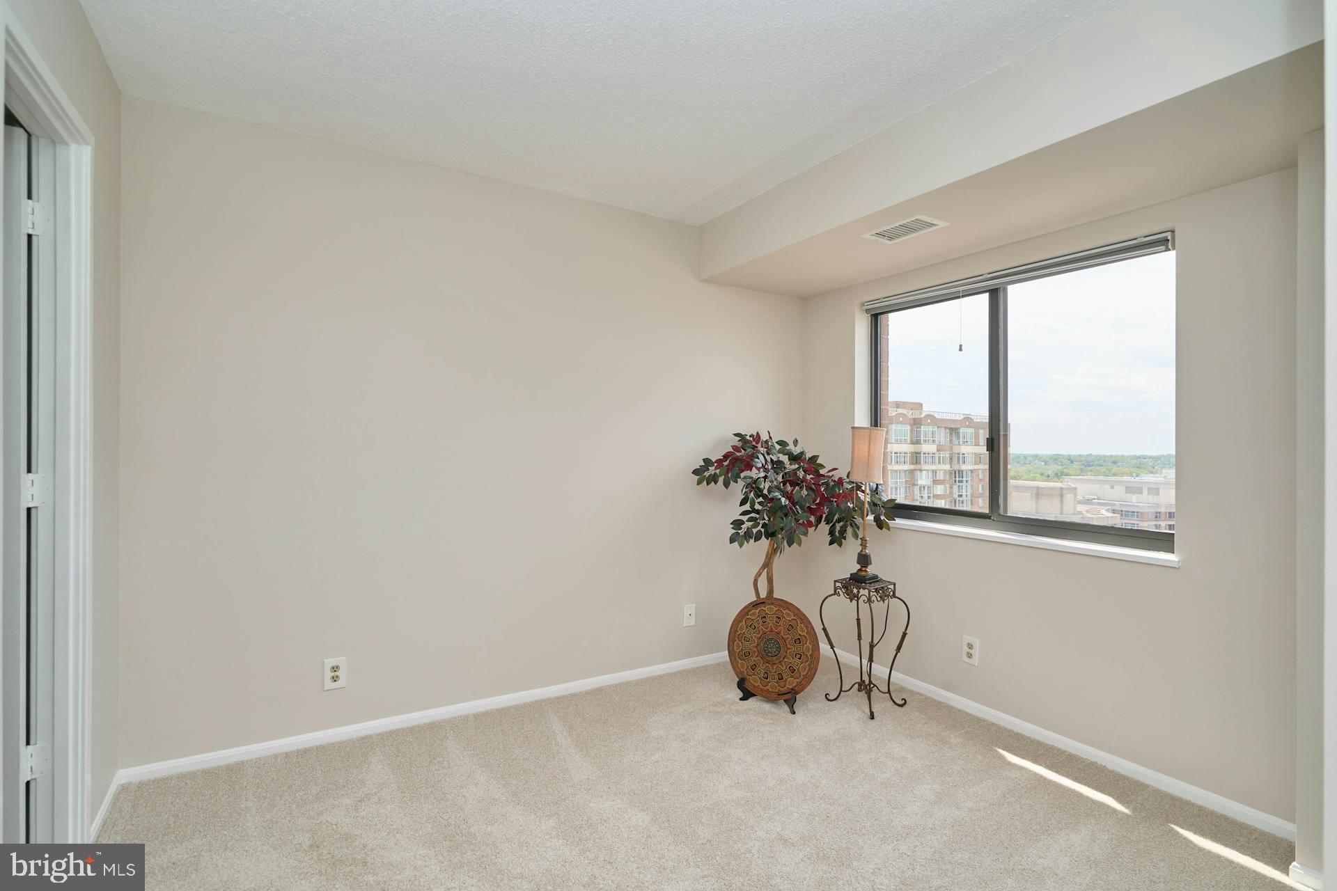 900 N STAFFORD STREET 2125