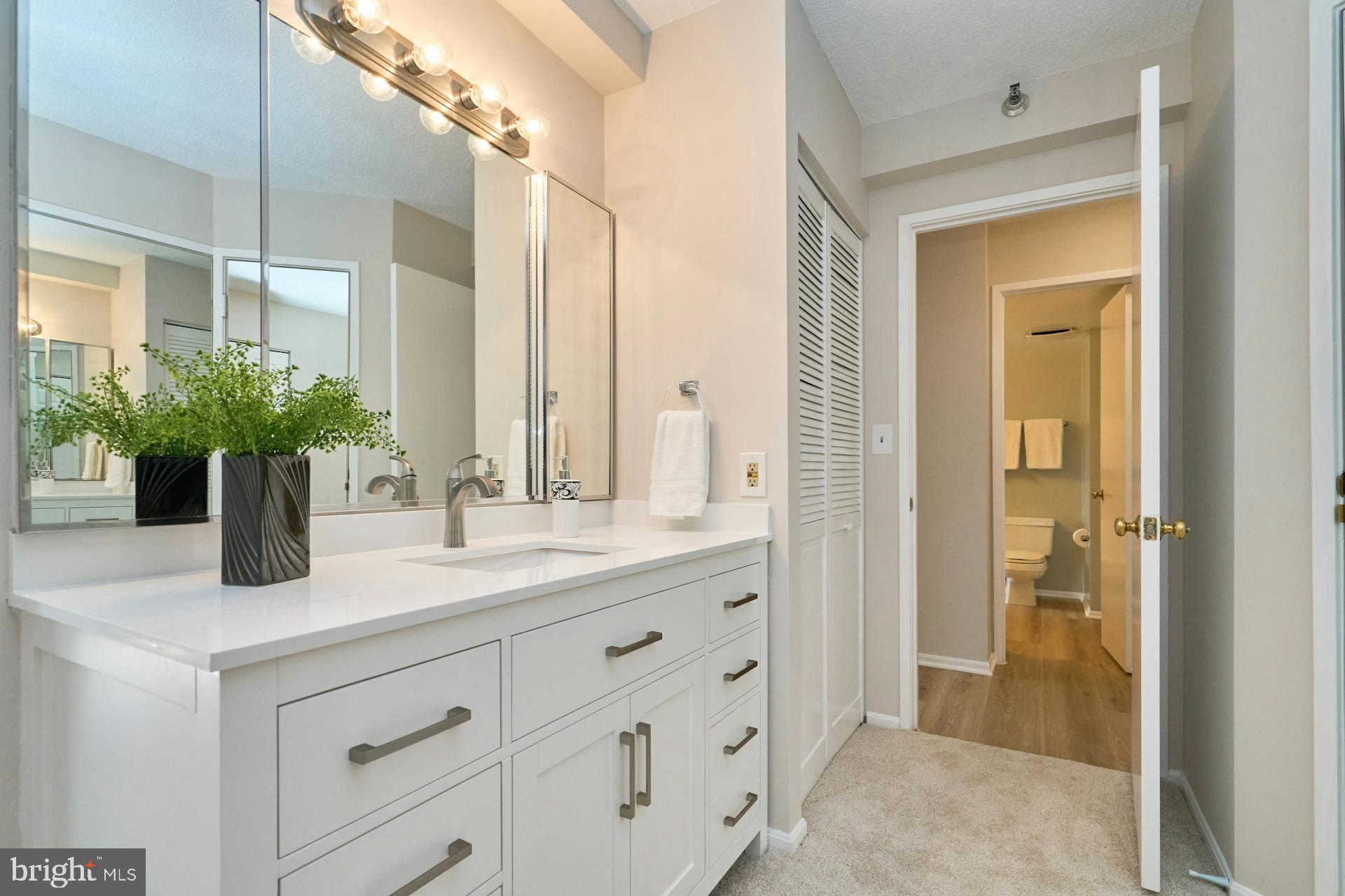 900 N STAFFORD STREET 2125