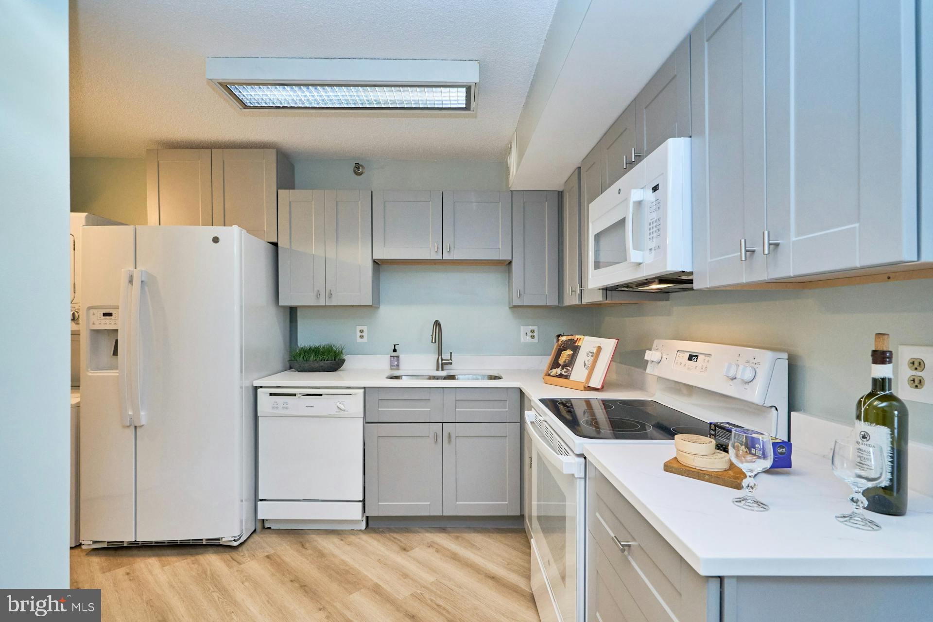 900 N STAFFORD STREET 2125