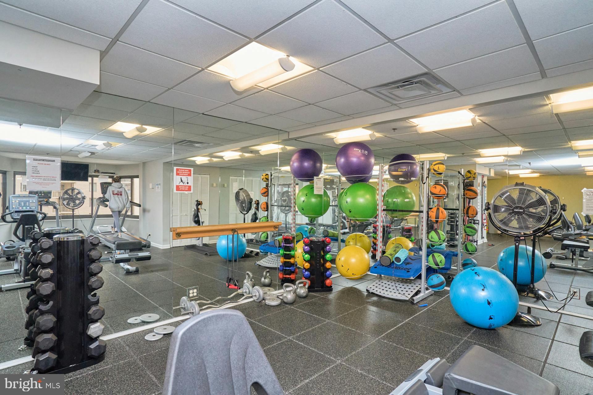 900 N STAFFORD STREET 2125