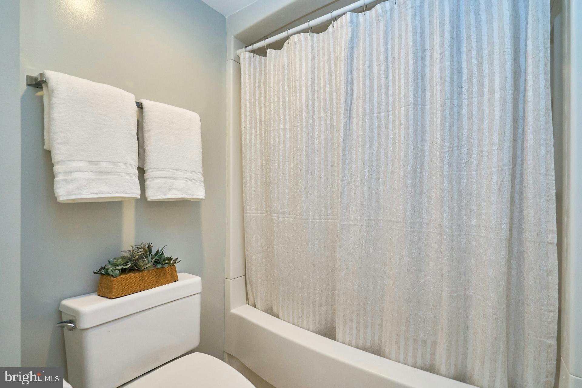 900 N STAFFORD STREET 2125