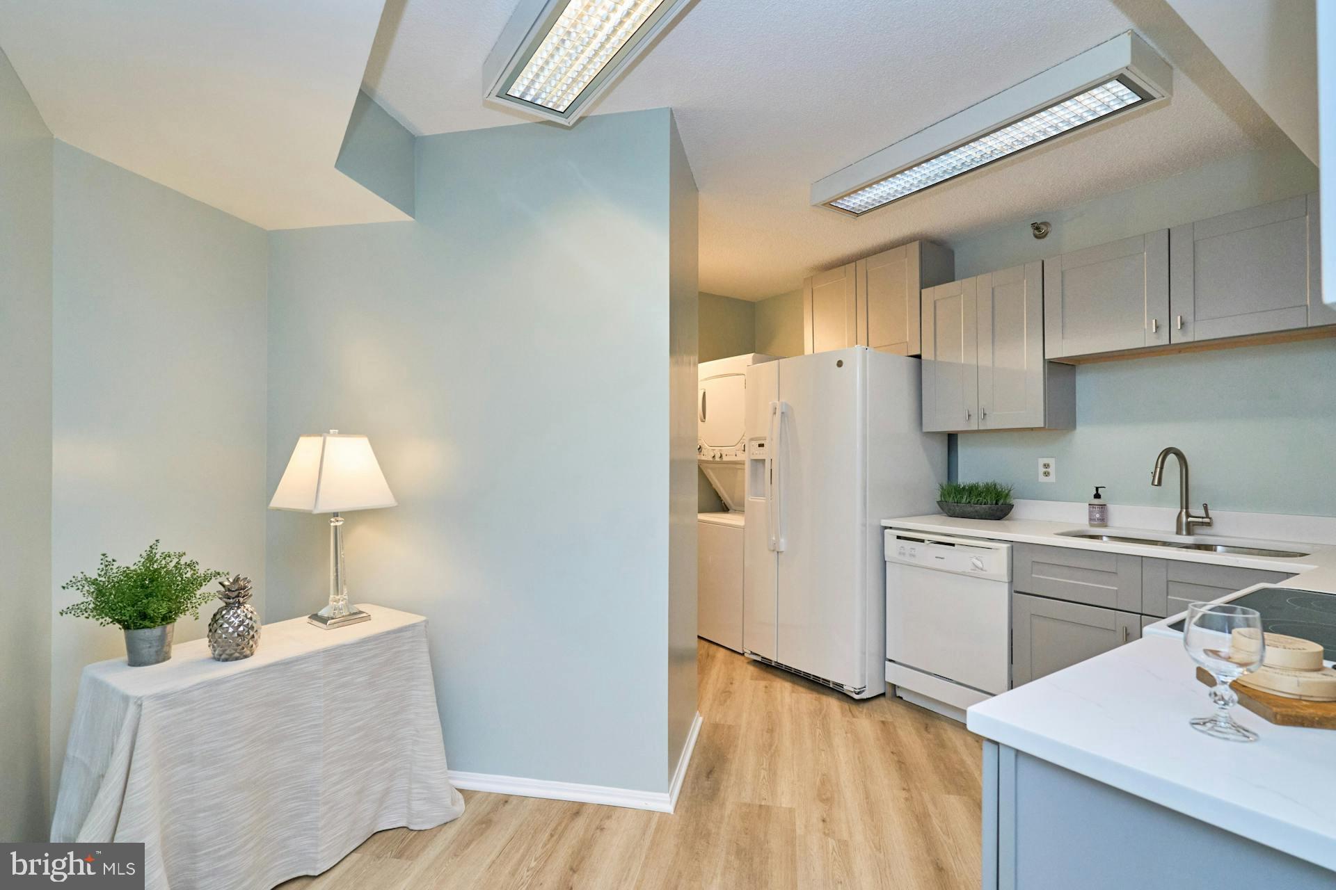 900 N STAFFORD STREET 2125