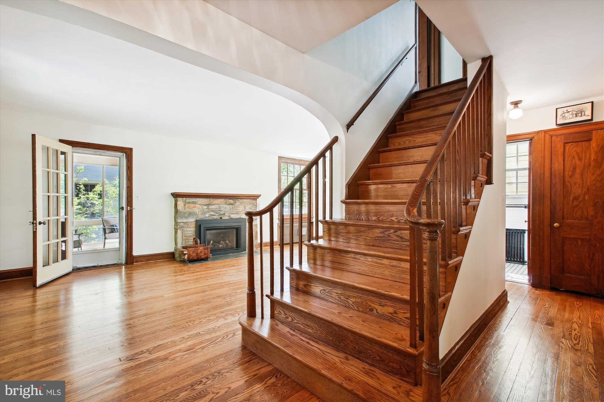 3308 N PERSHING DRIVE