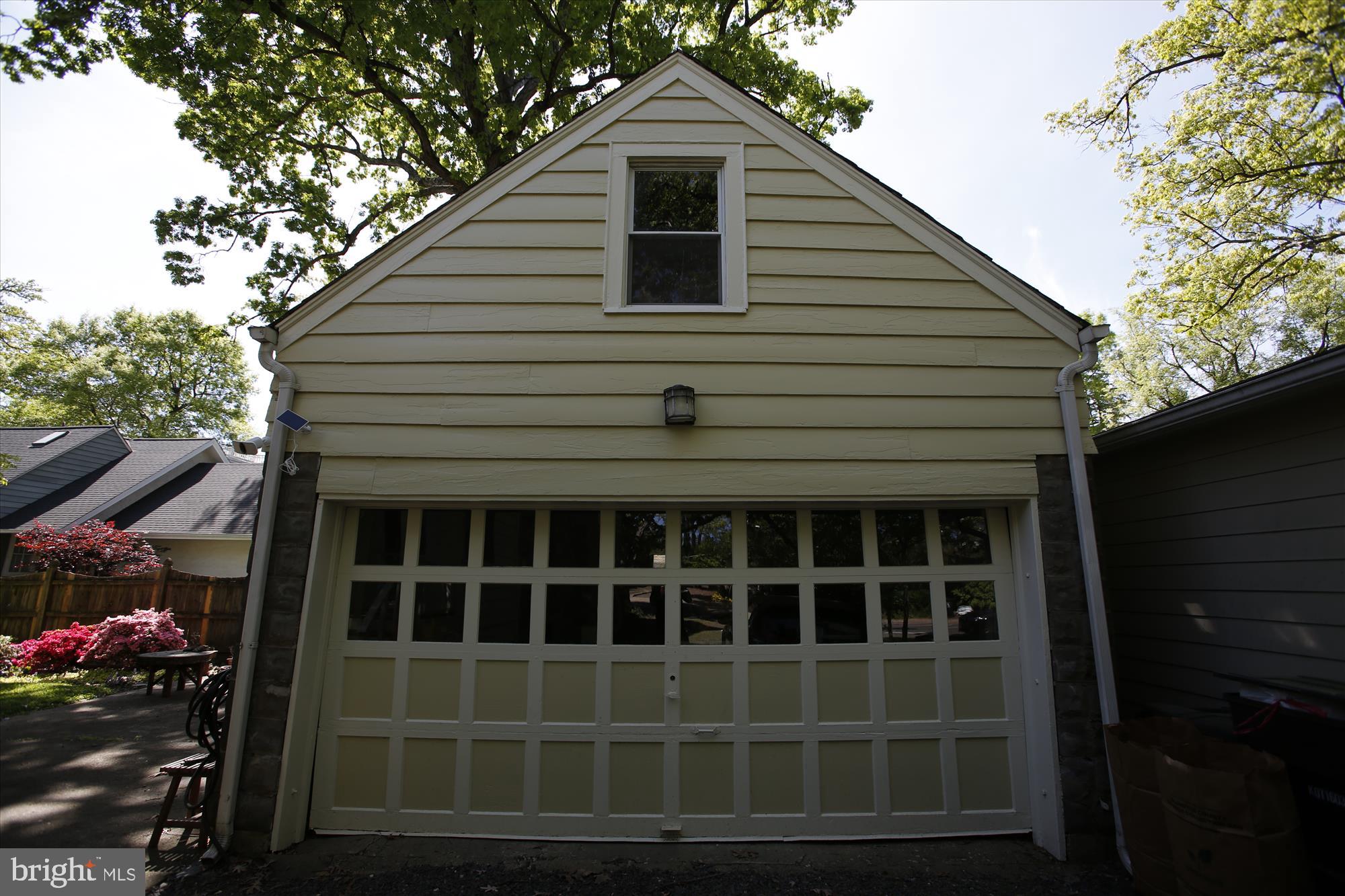 3308 N PERSHING DRIVE