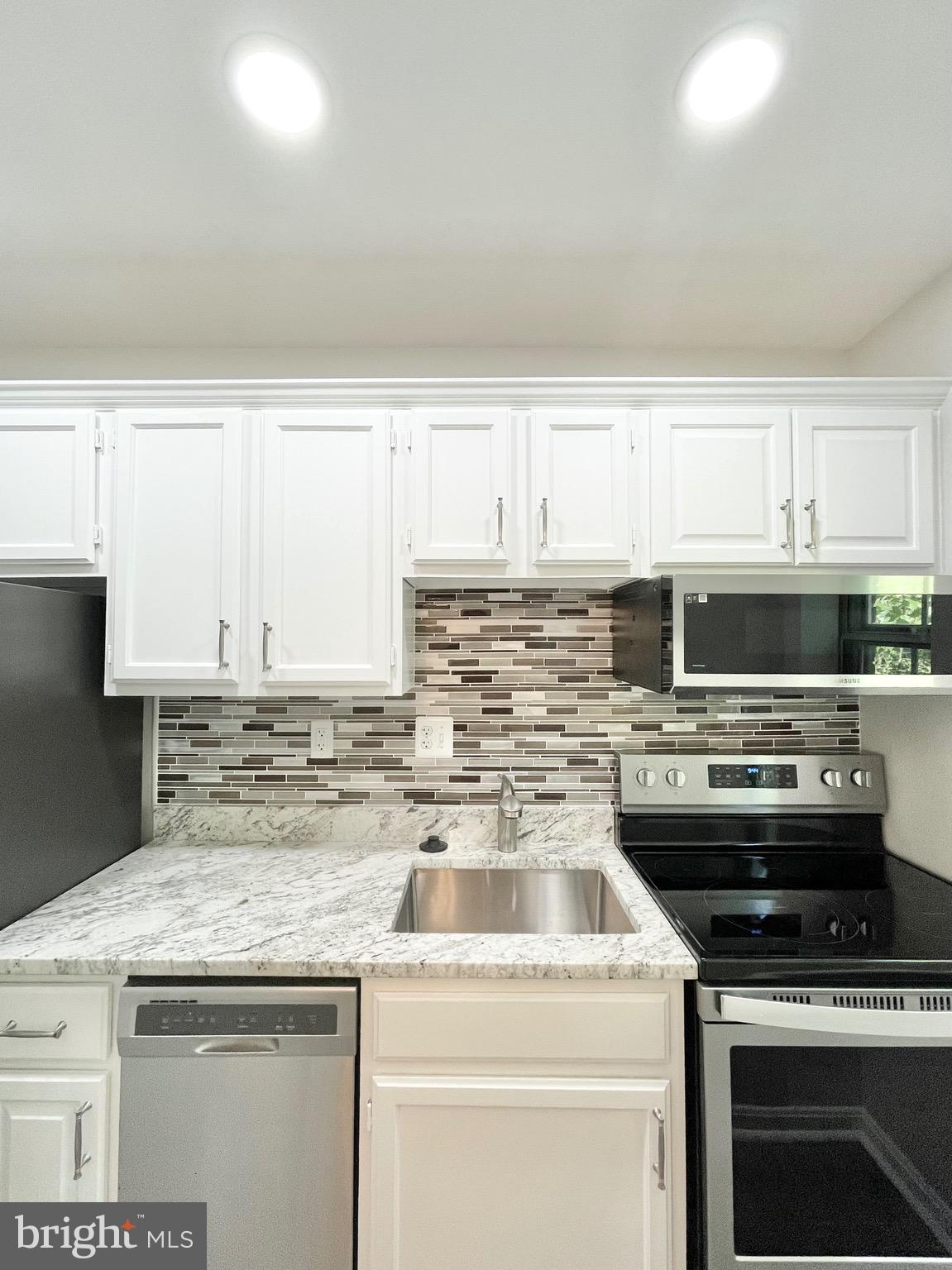 1748 N RHODES STREET 6-321
