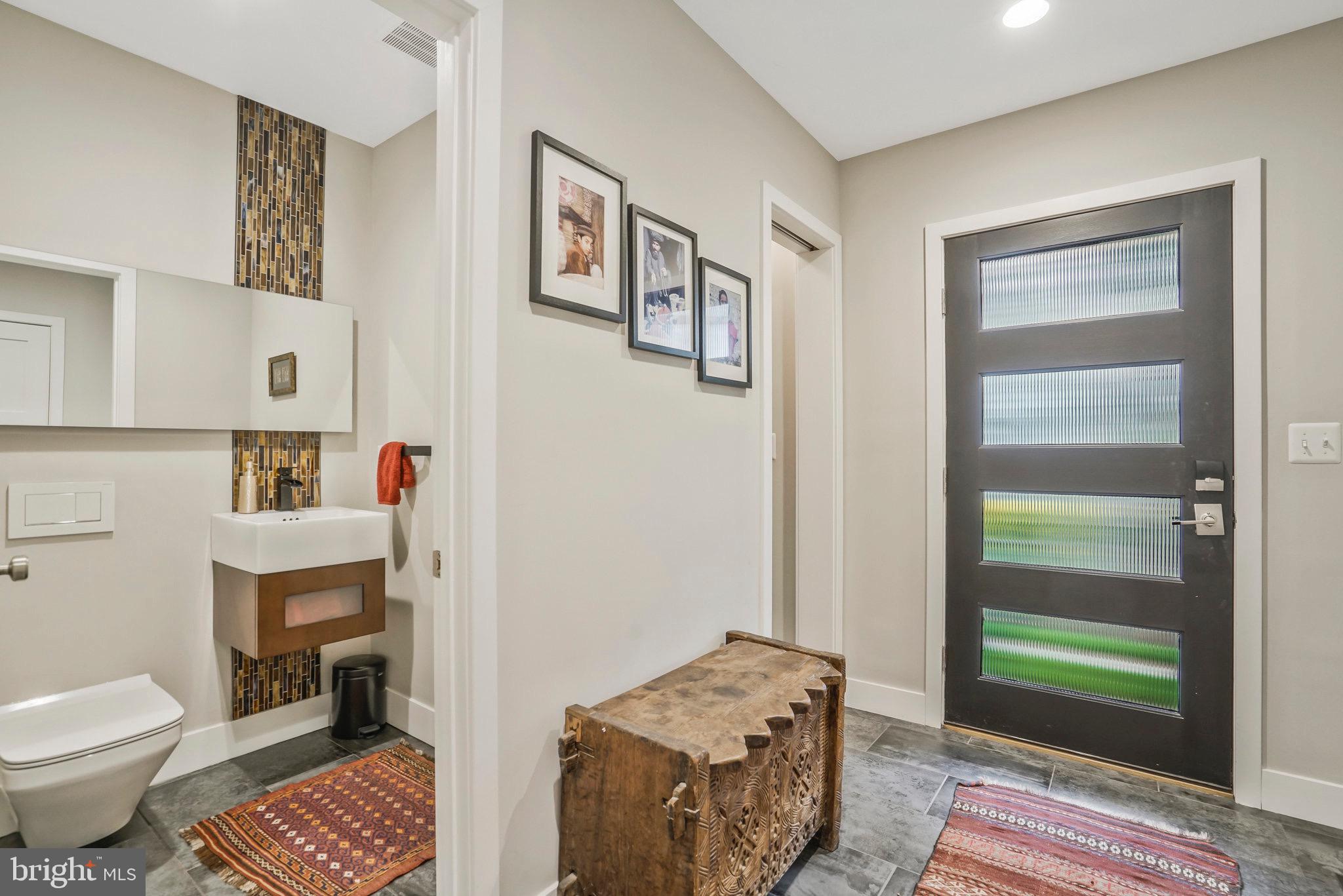 709 N KENMORE STREET