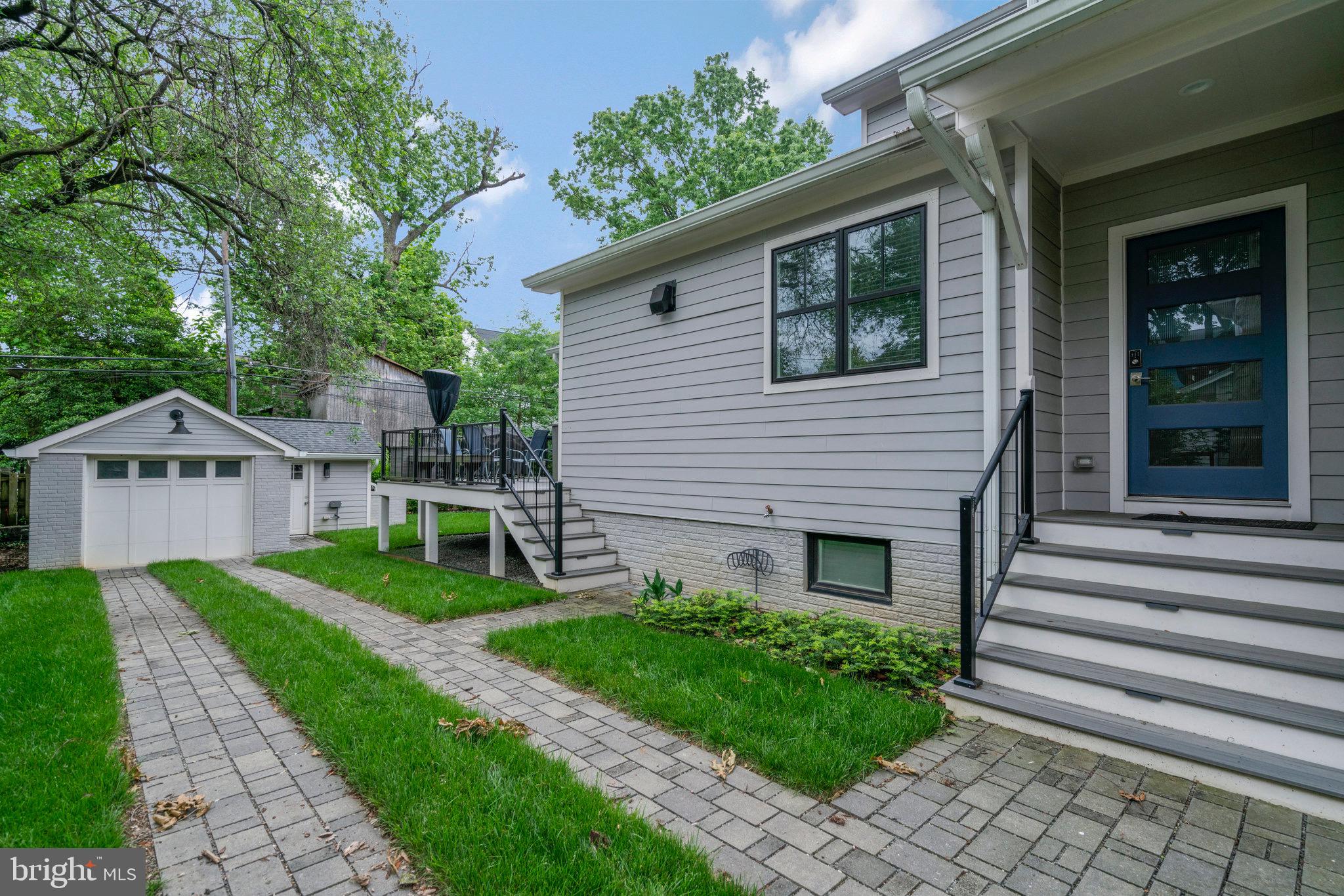 709 N KENMORE STREET