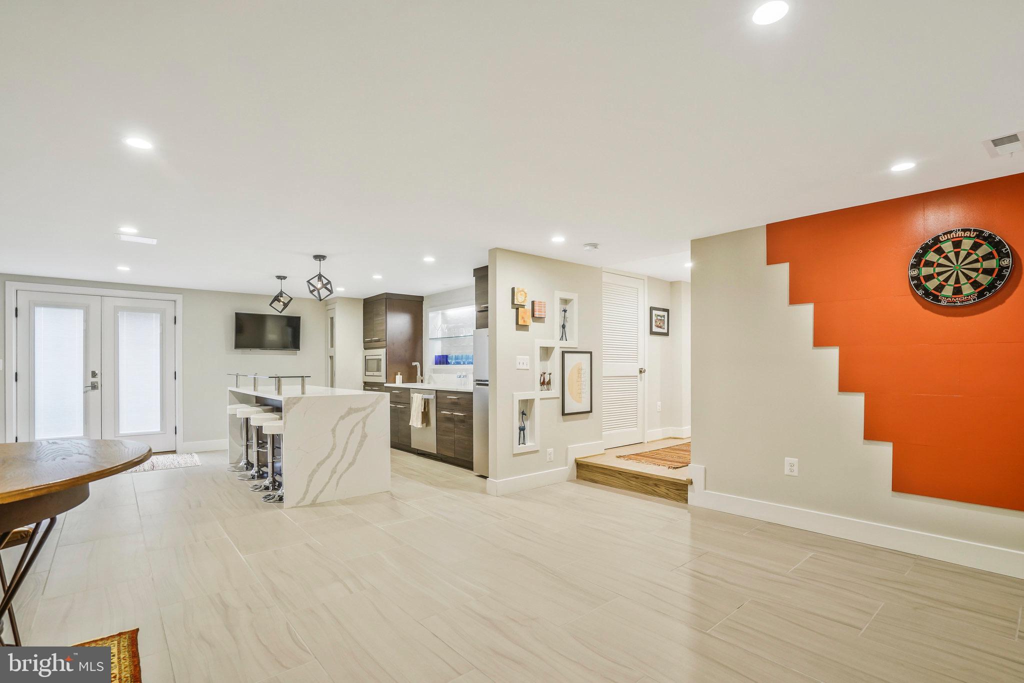 709 N KENMORE STREET