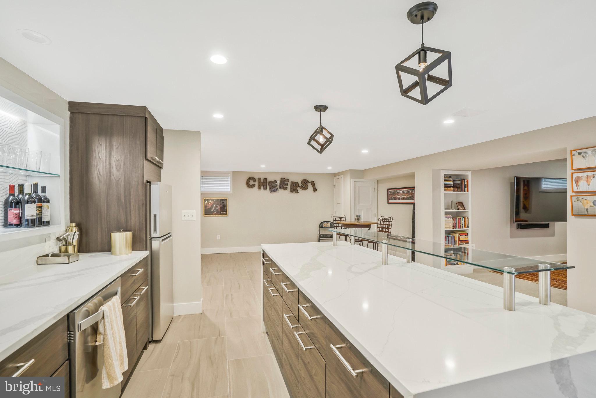 709 N KENMORE STREET