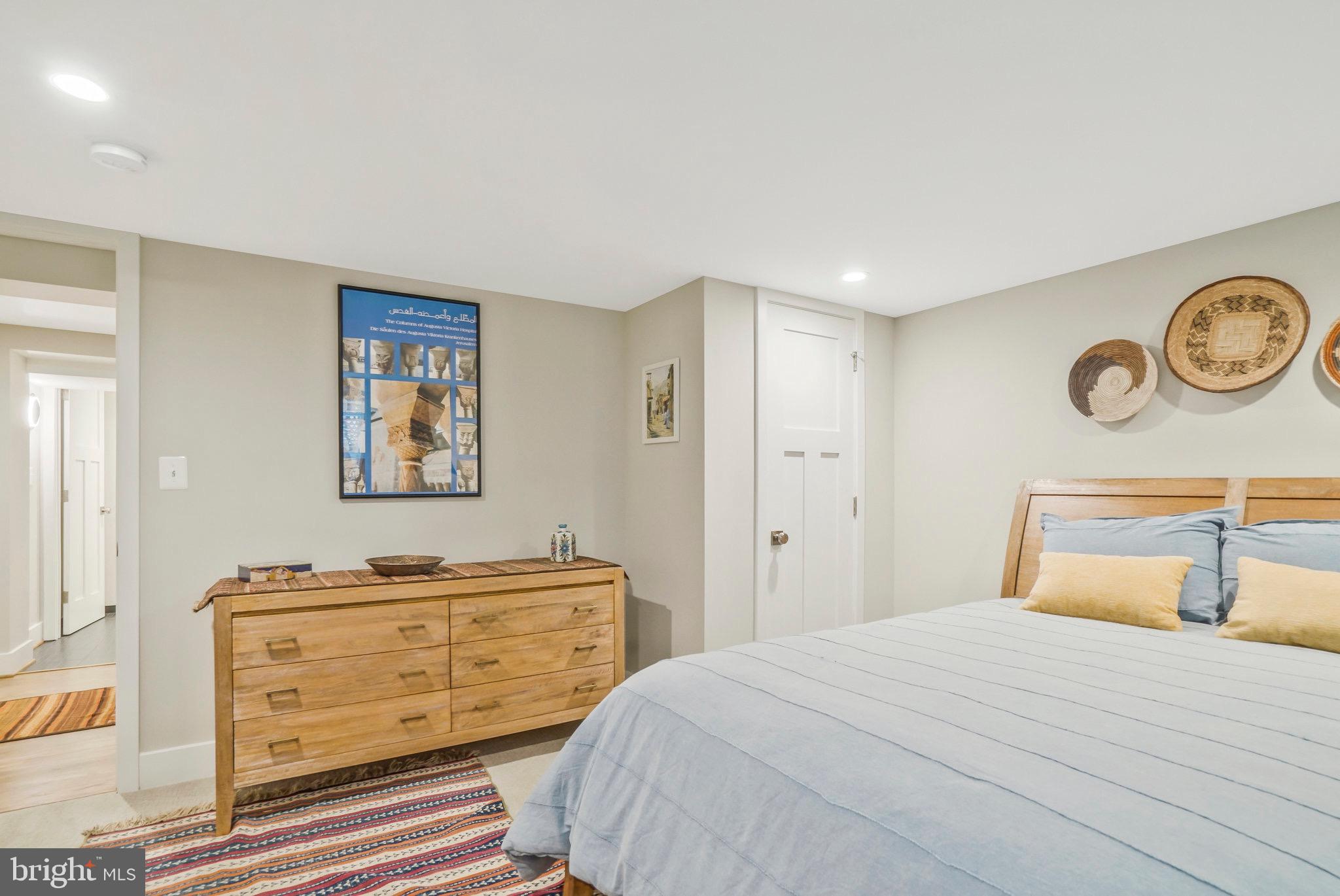 709 N KENMORE STREET