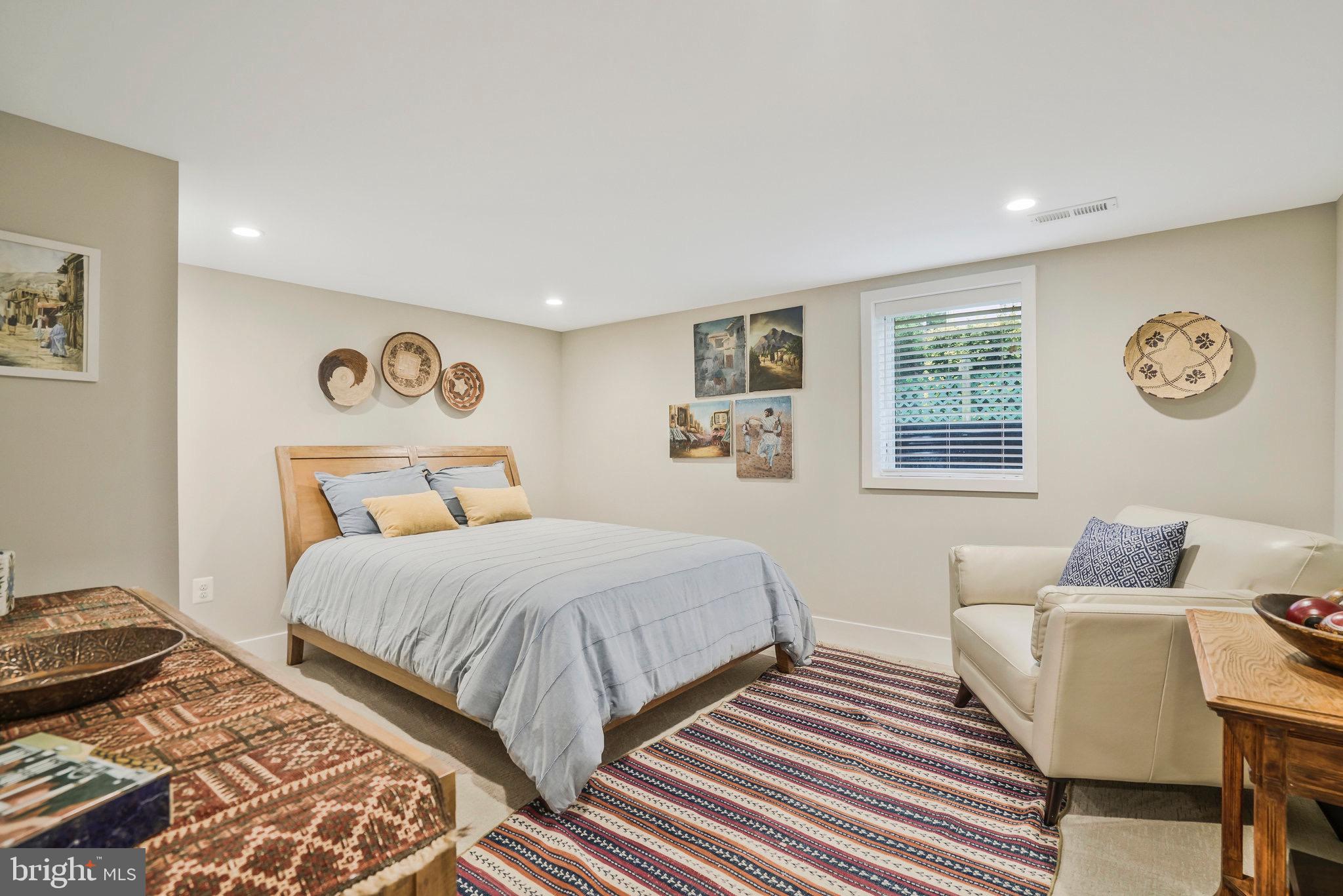 709 N KENMORE STREET