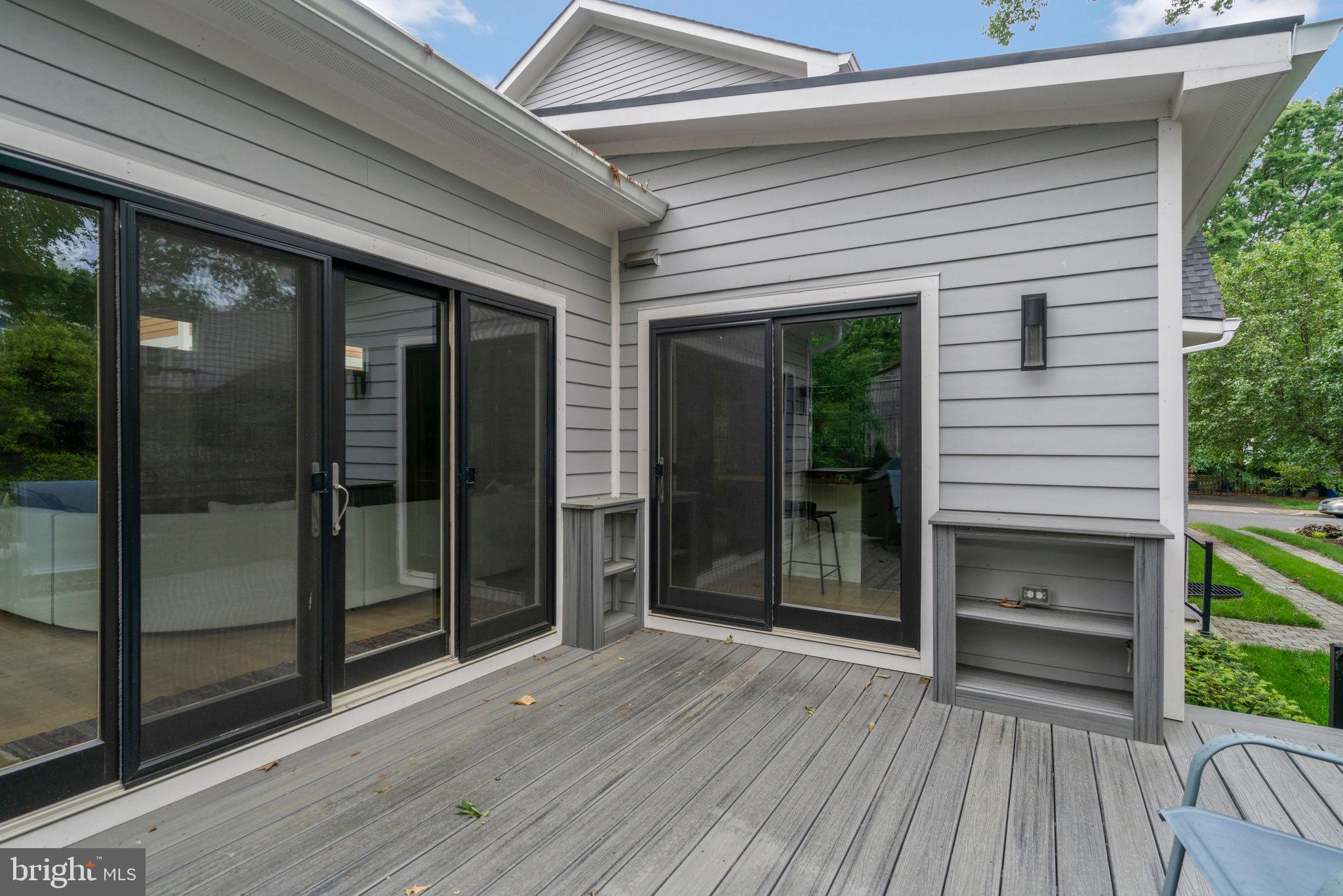 709 N KENMORE STREET