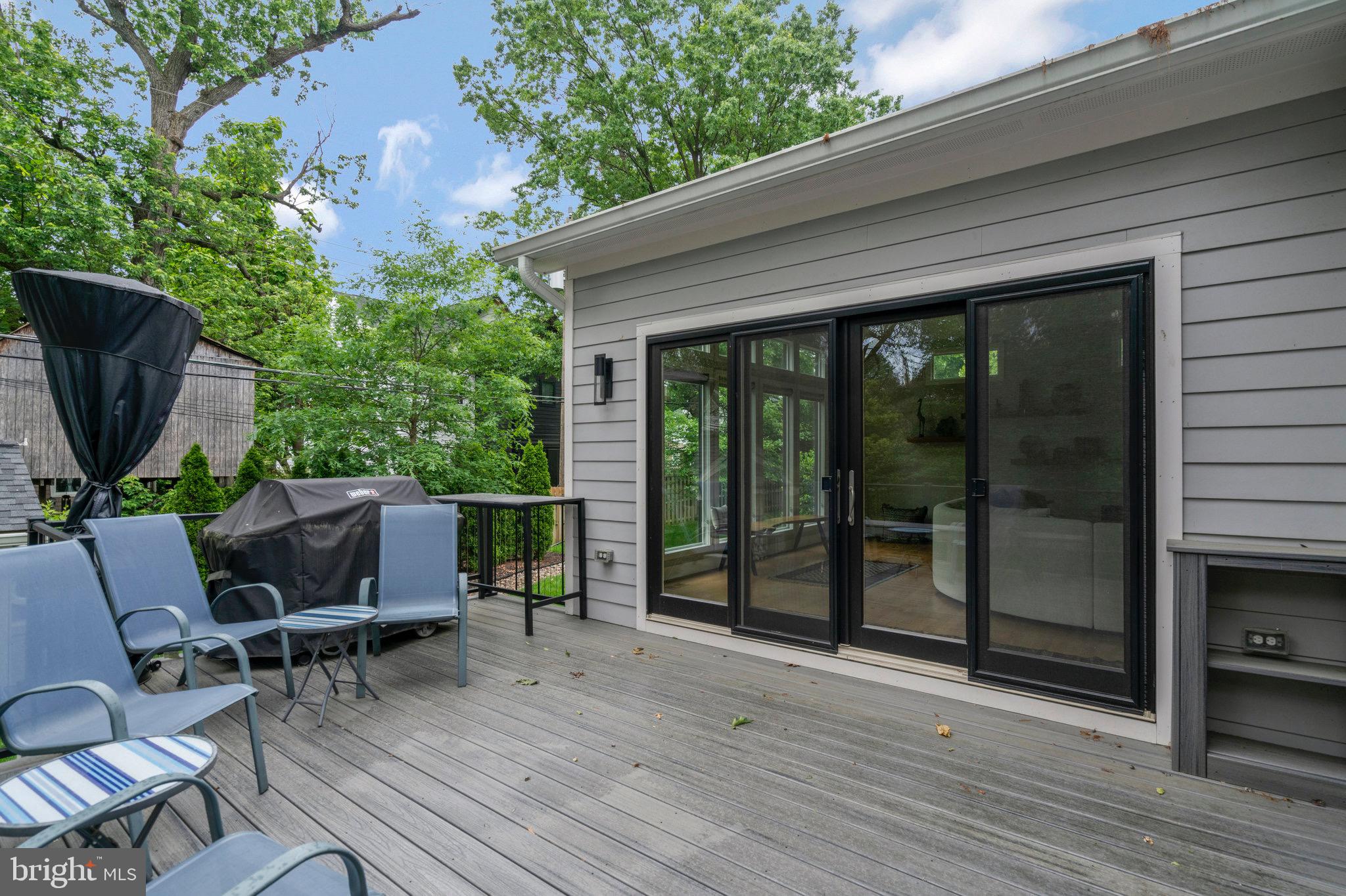 709 N KENMORE STREET