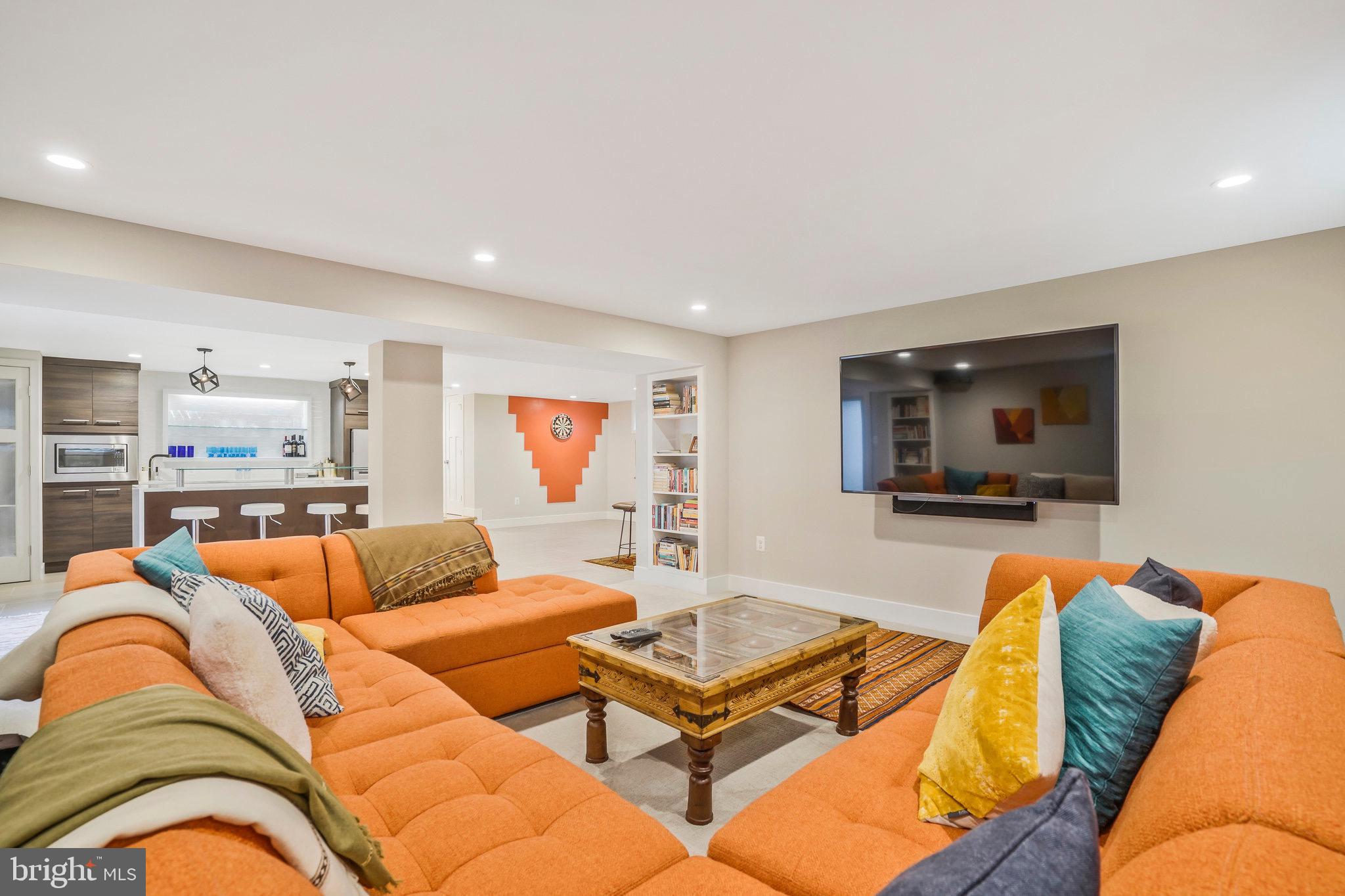 709 N KENMORE STREET